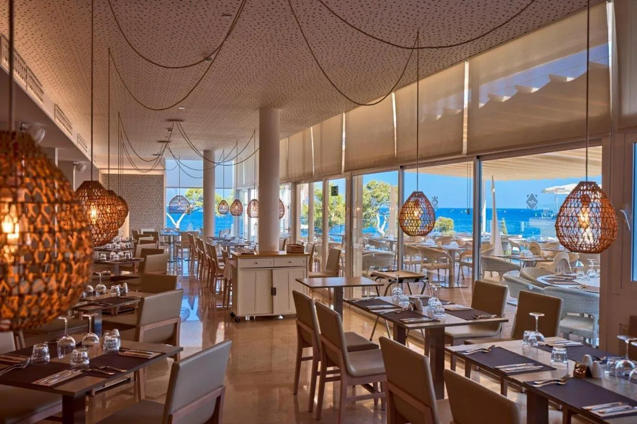 Restaurant/places to eat in Aparthotel Ponent Mar