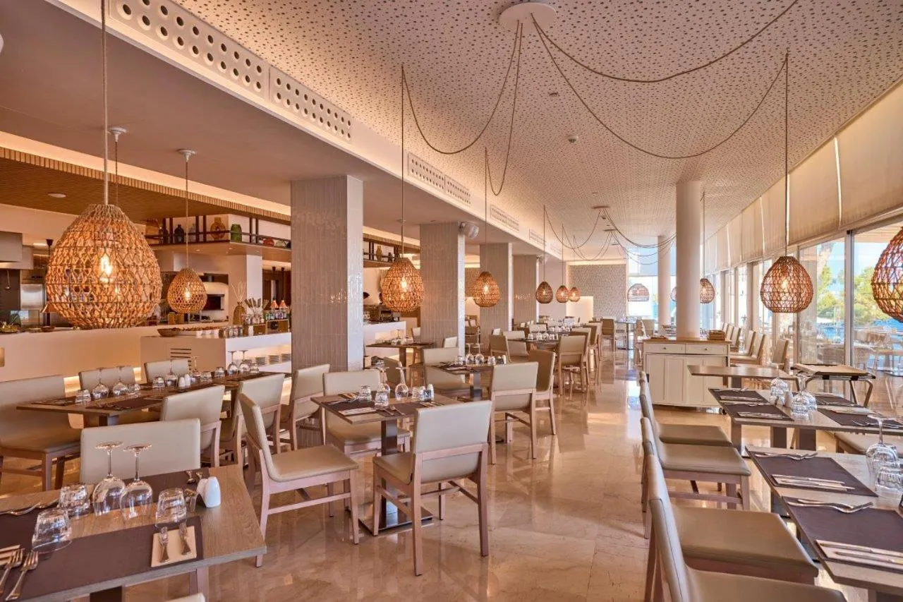 Restaurant/places to eat in Aparthotel Ponent Mar