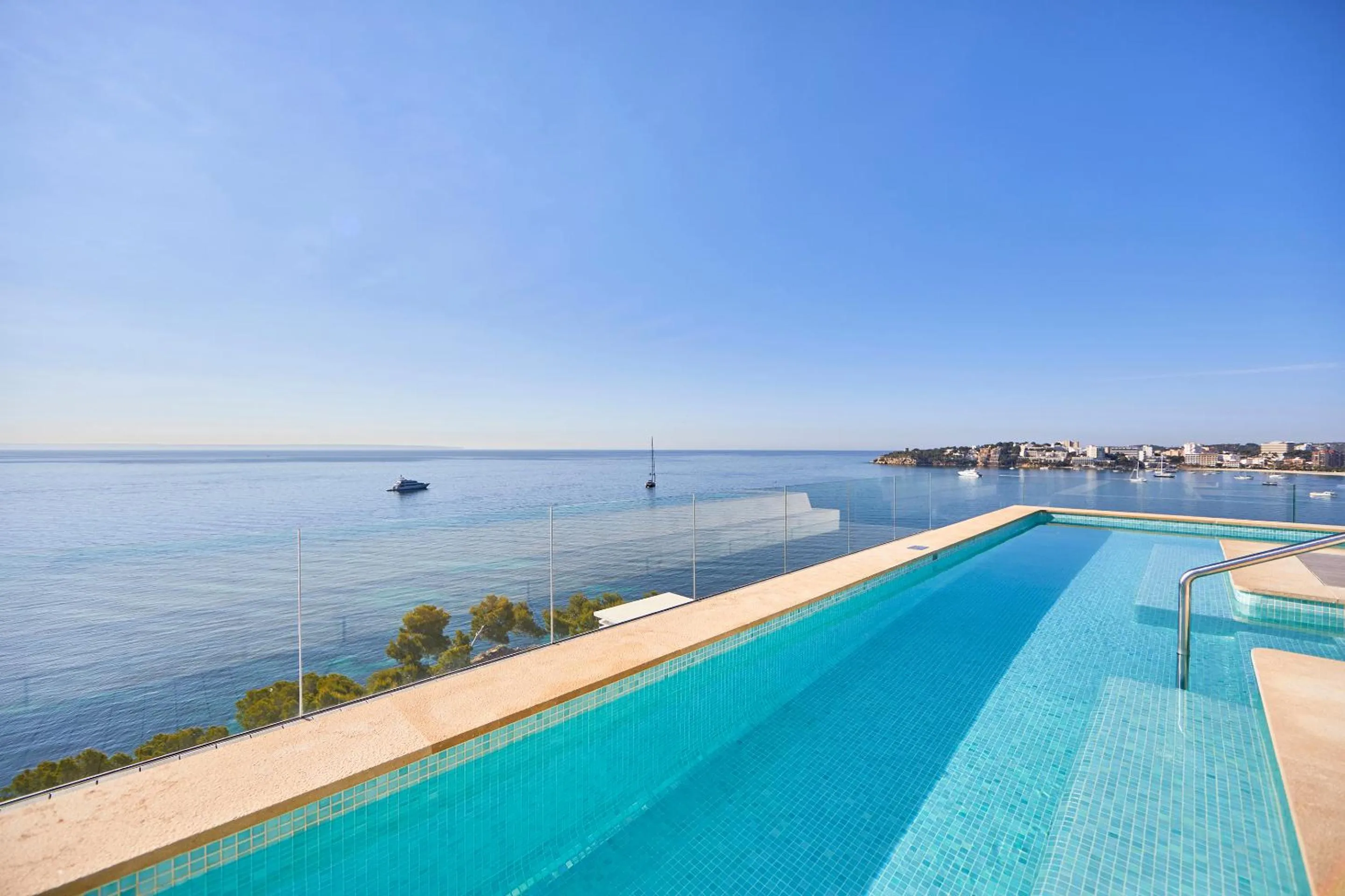 Sea view in Aparthotel Ponent Mar