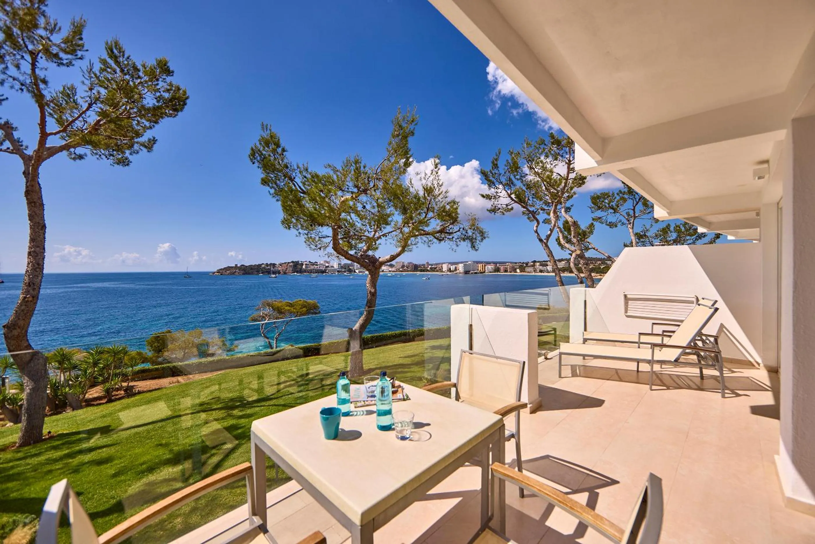 Sea view in Aparthotel Ponent Mar