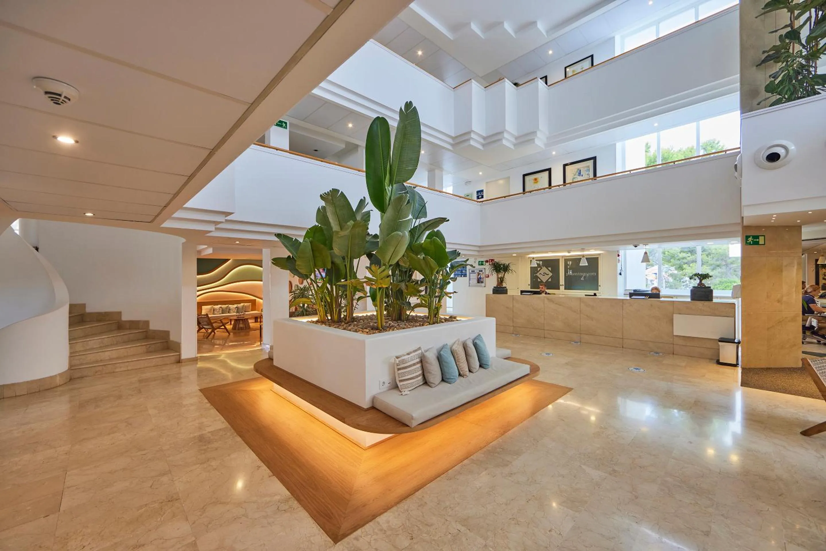 Lobby or reception in Aparthotel Ponent Mar