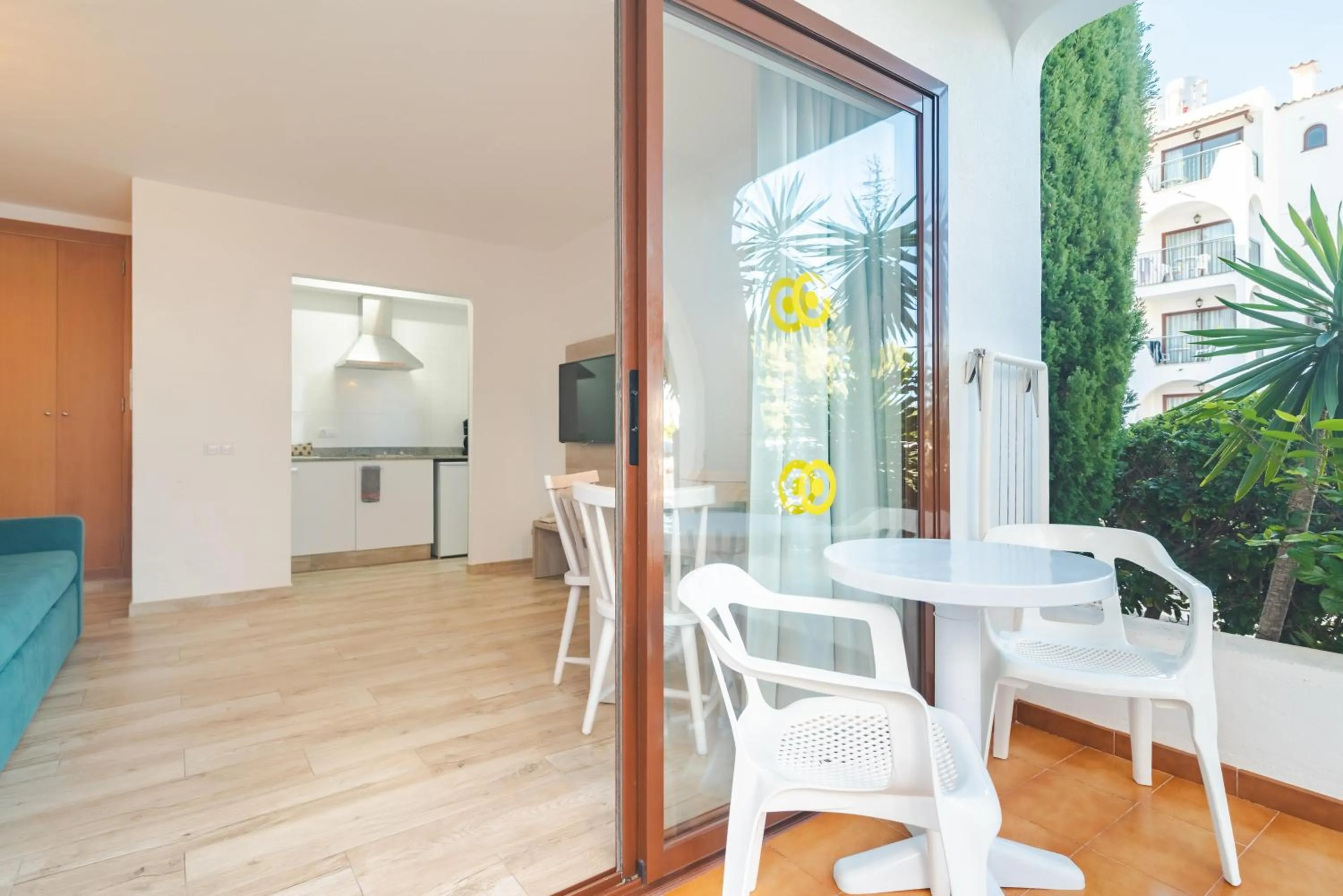 Photo of the whole room in Flipflop Surfing Playa