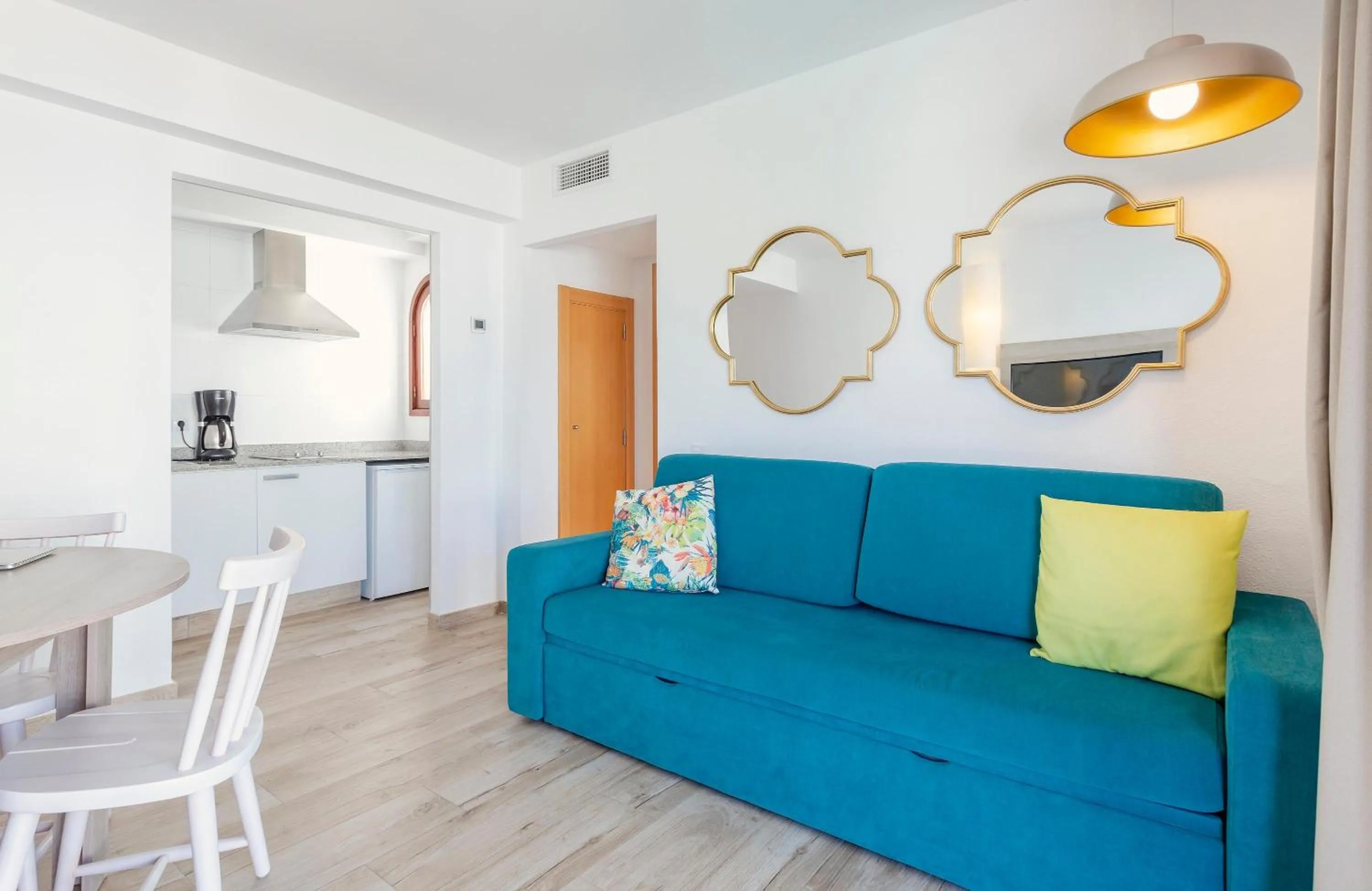 Photo of the whole room in Flipflop Surfing Playa