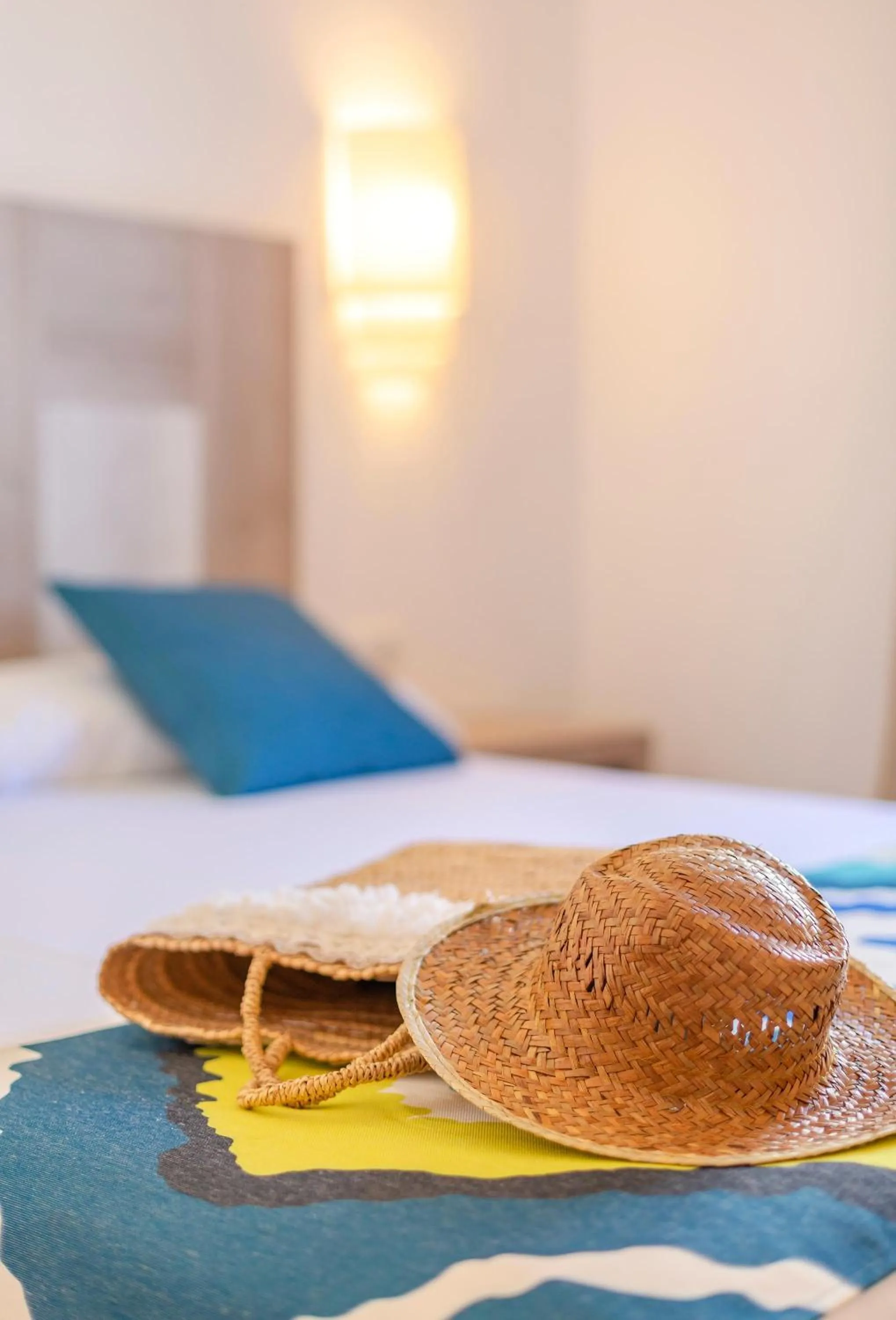 Photo of the whole room, Bed in Flipflop Surfing Playa