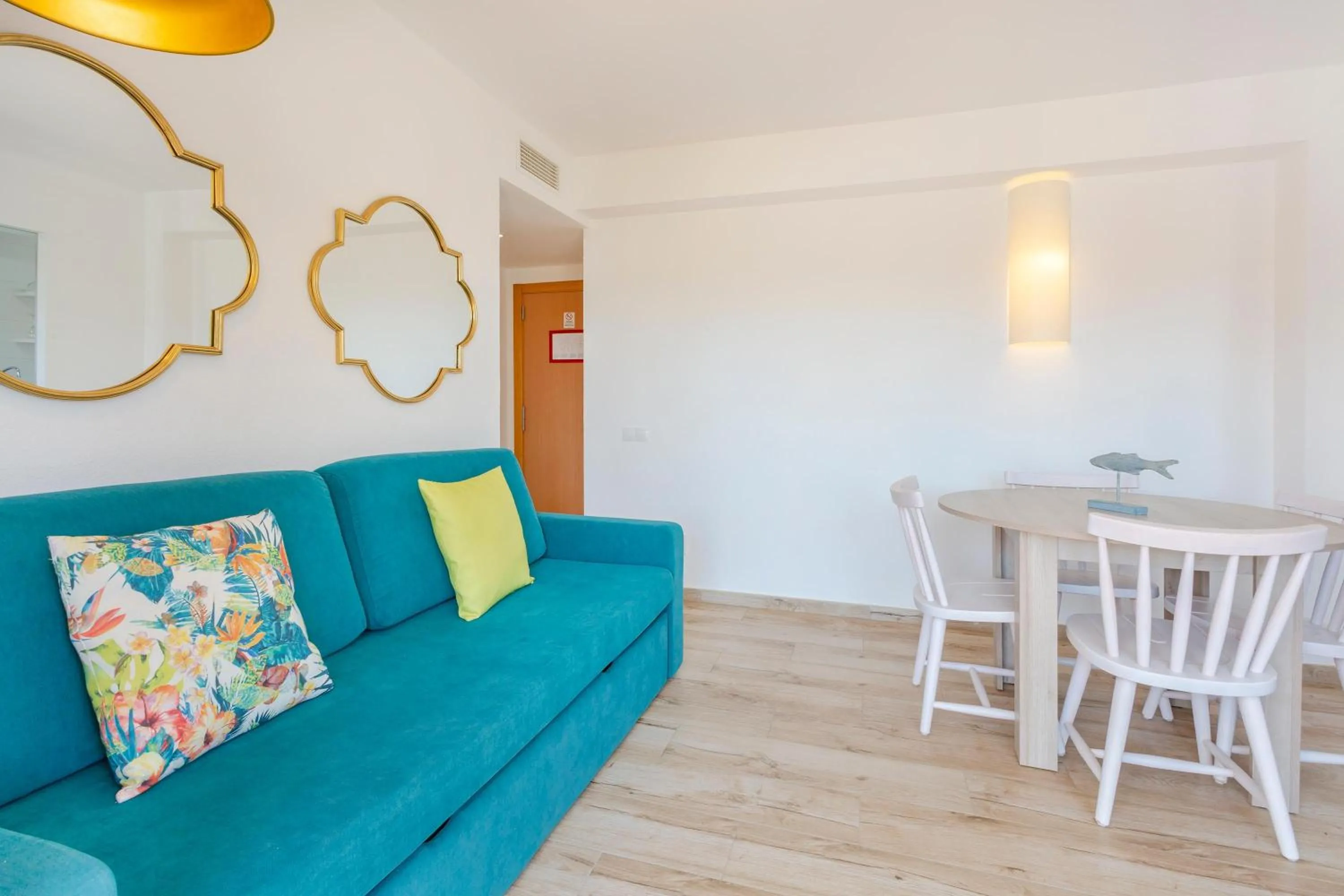 Photo of the whole room in Flipflop Surfing Playa