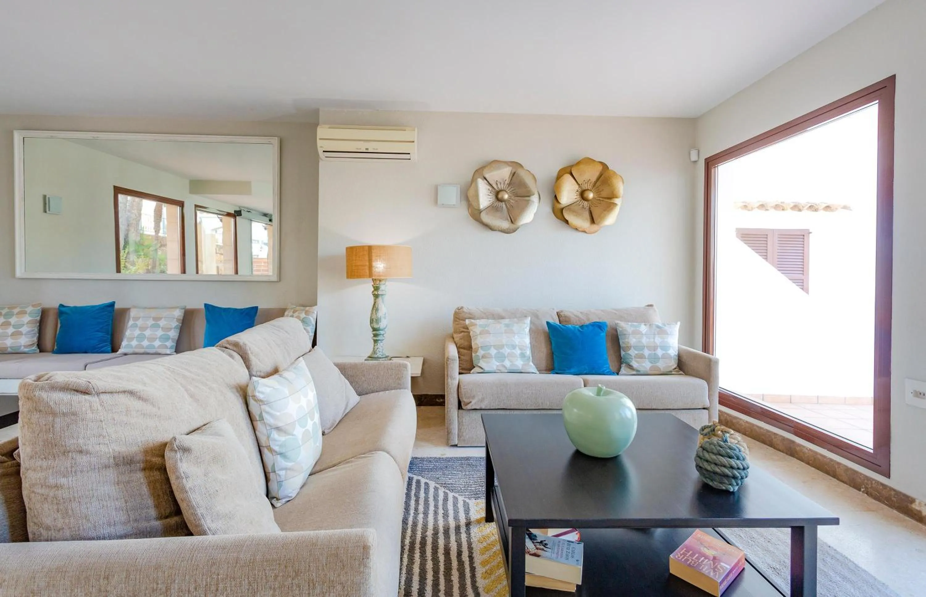 Lobby or reception in Flipflop Surfing Playa