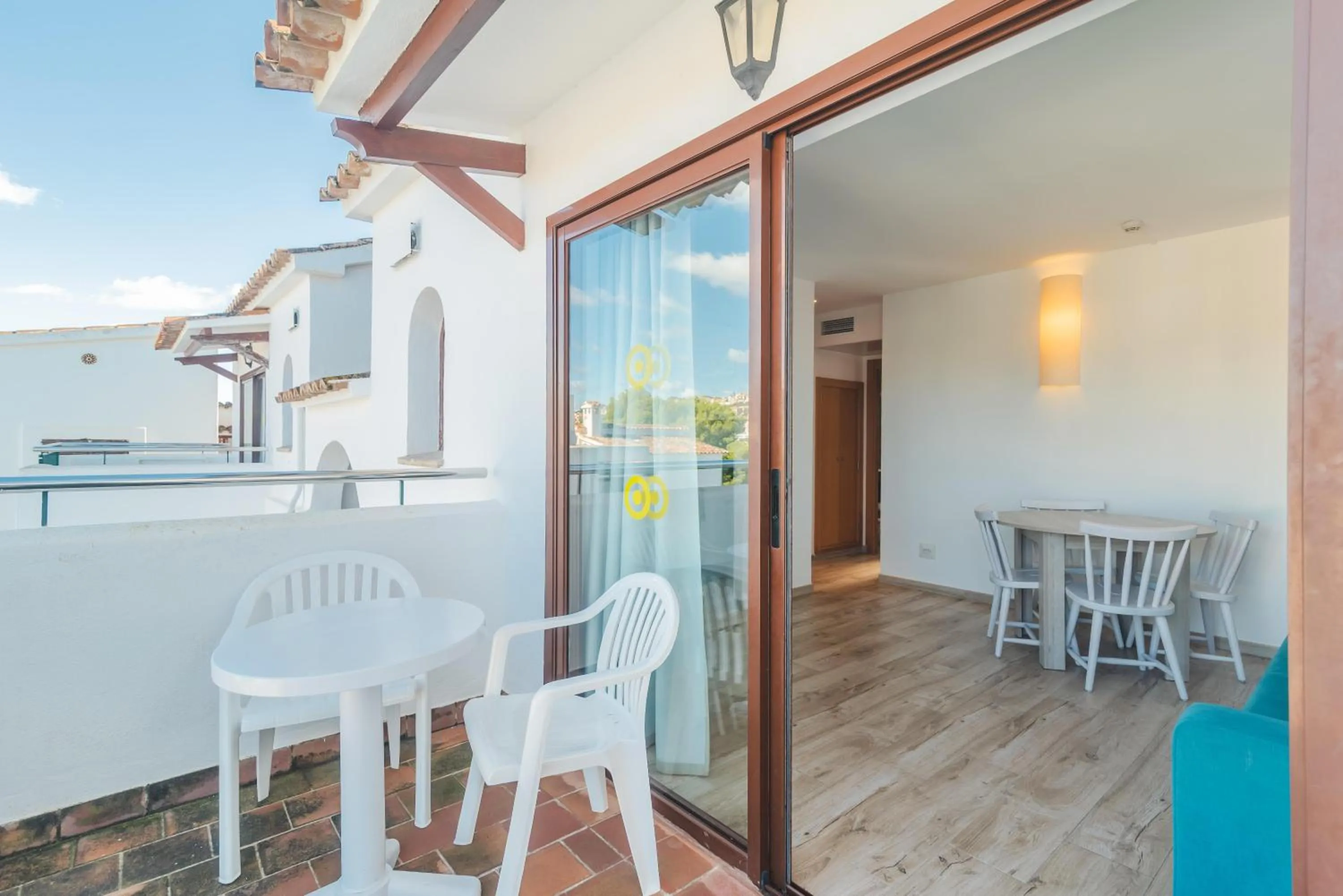 Photo of the whole room in Flipflop Surfing Playa