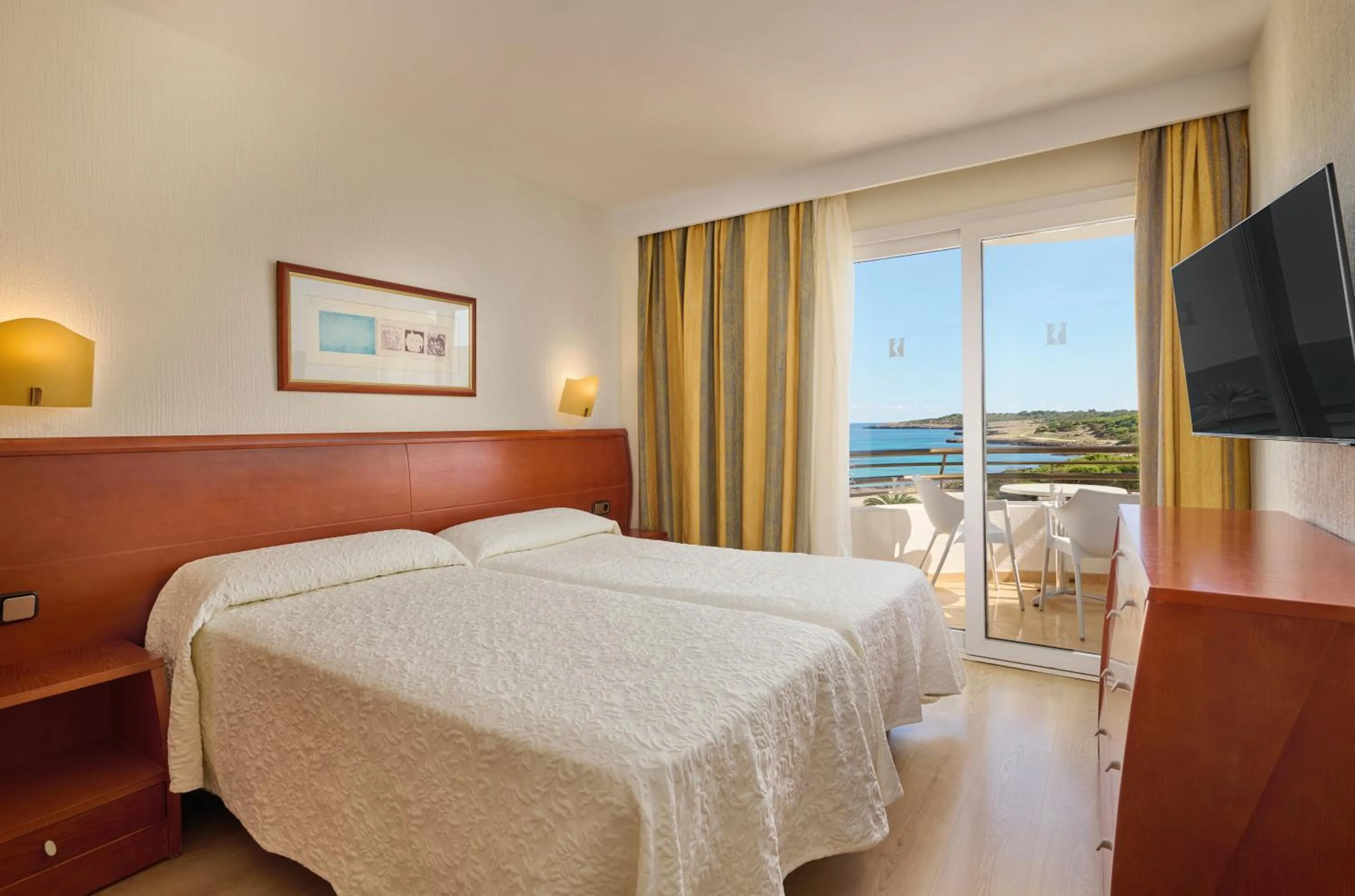 Bed in Hipotels Dunas Aparthotel