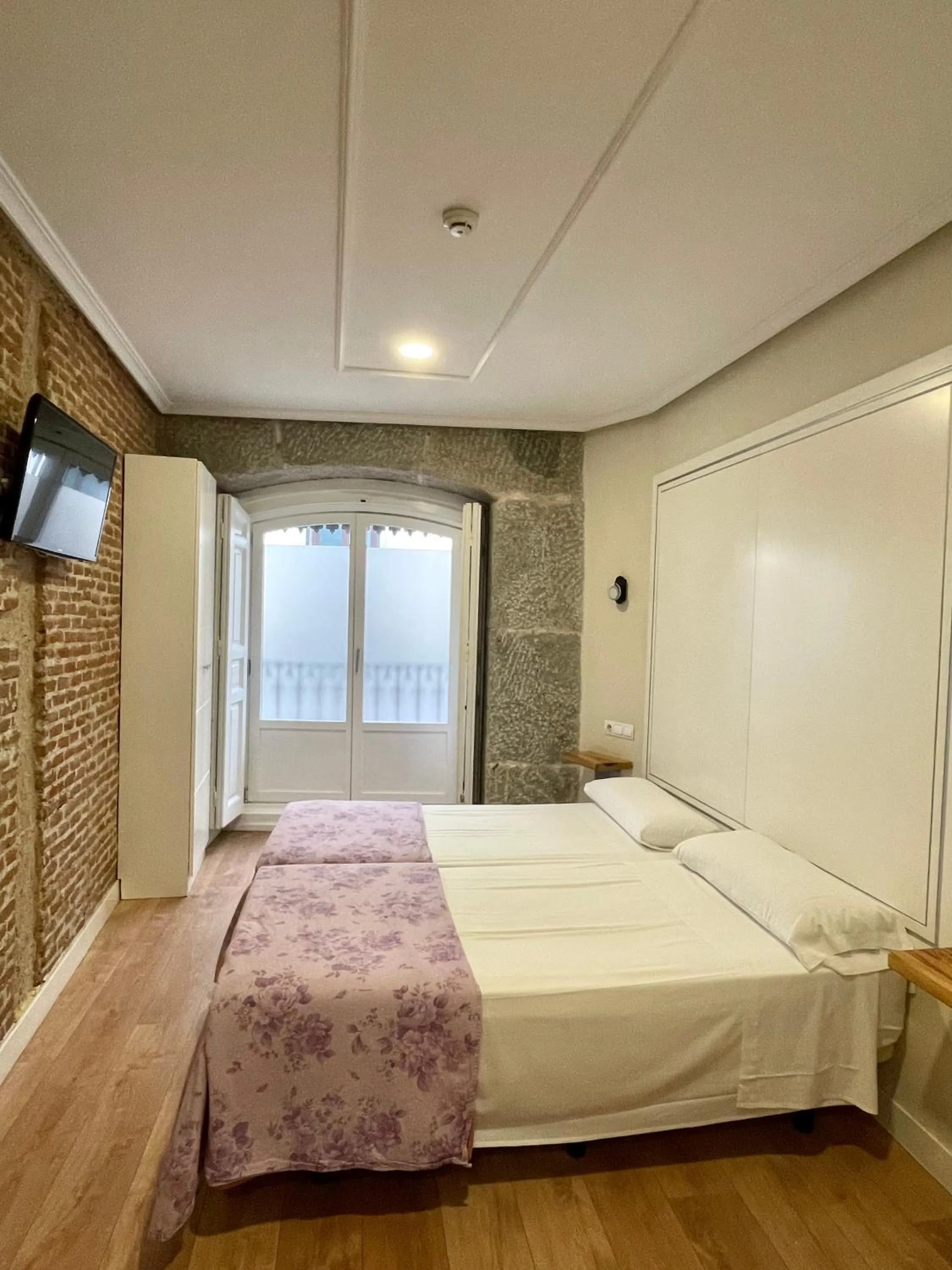 Bed in Hostal Madrid