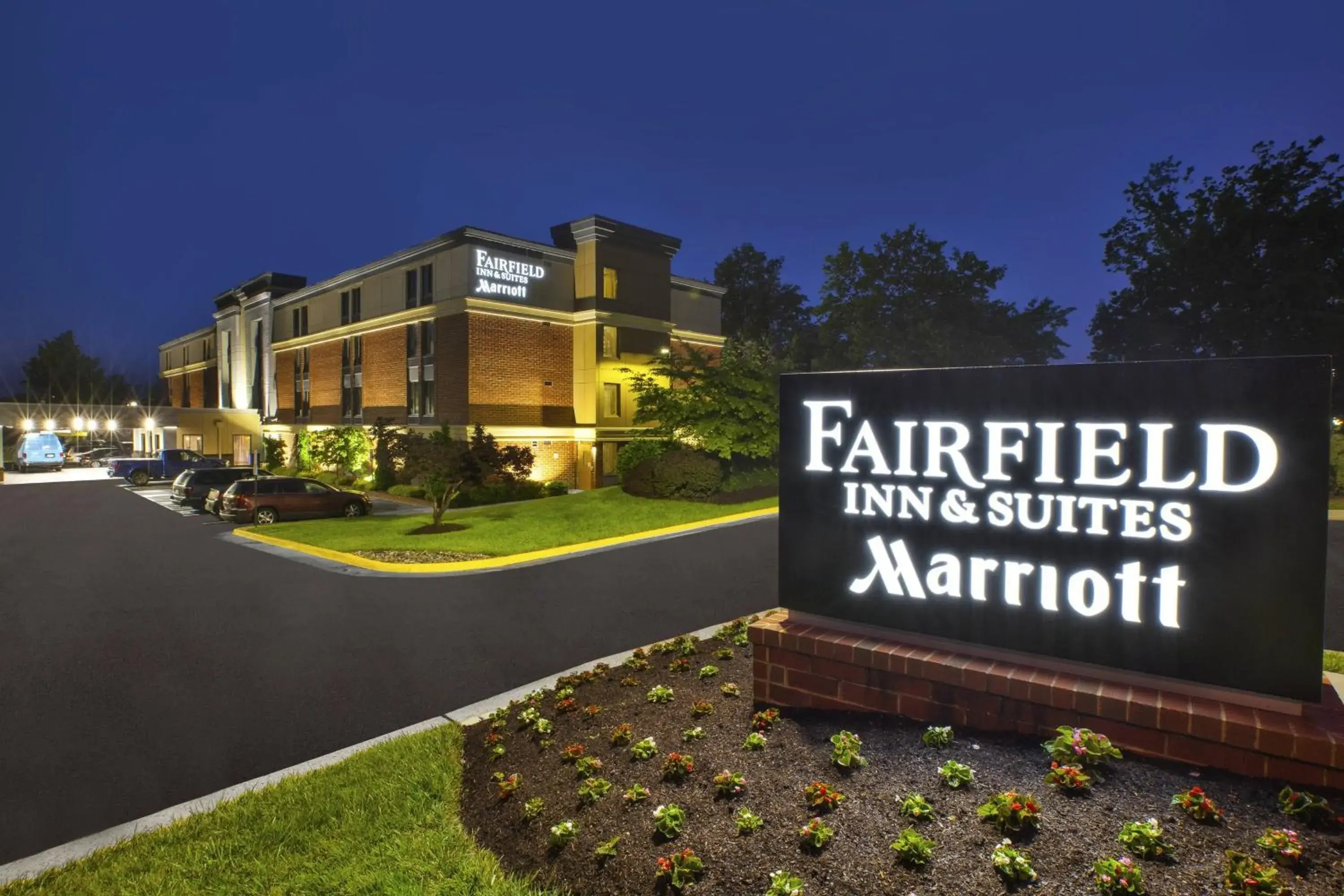 Property building in Fairfield by Marriott Inn & Suites Herndon Reston Property building in Fairfield by Marriott Inn & Suites Herndon Reston