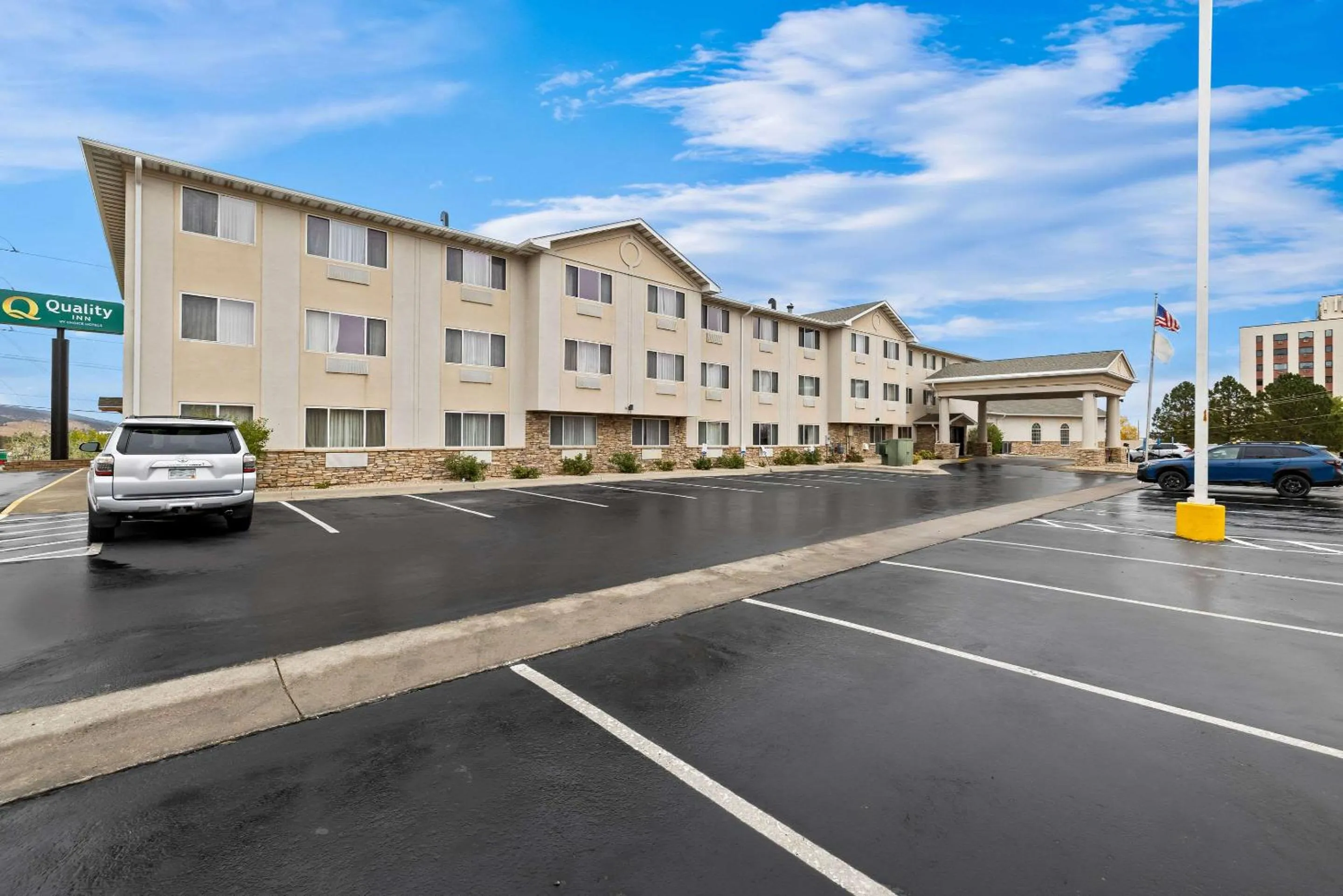Property building in Quality Inn near Monument Health Rapid City Hospital
