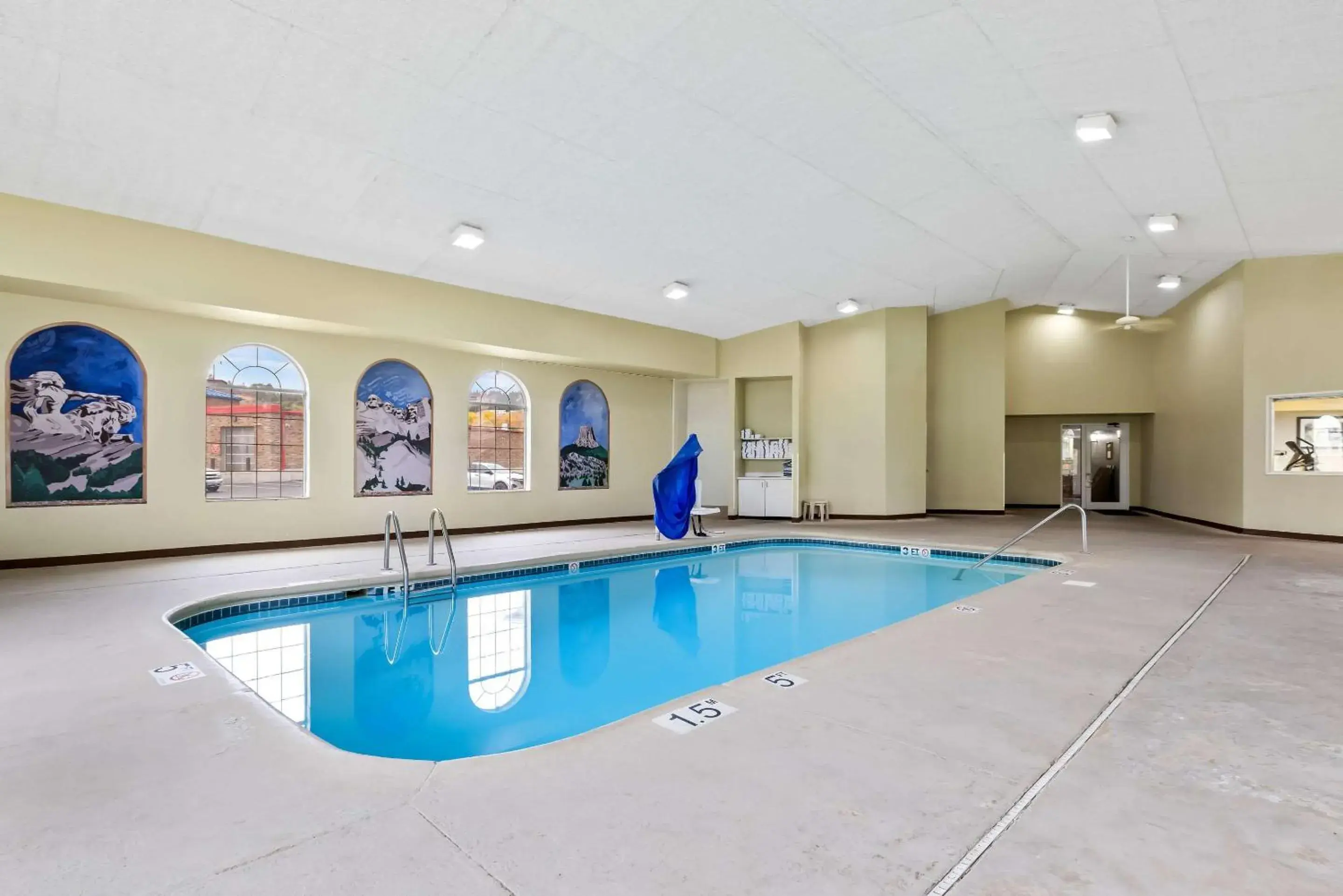Swimming pool in Quality Inn near Monument Health Rapid City Hospital Swimming pool in Quality Inn near Monument Health Rapid City Hospital