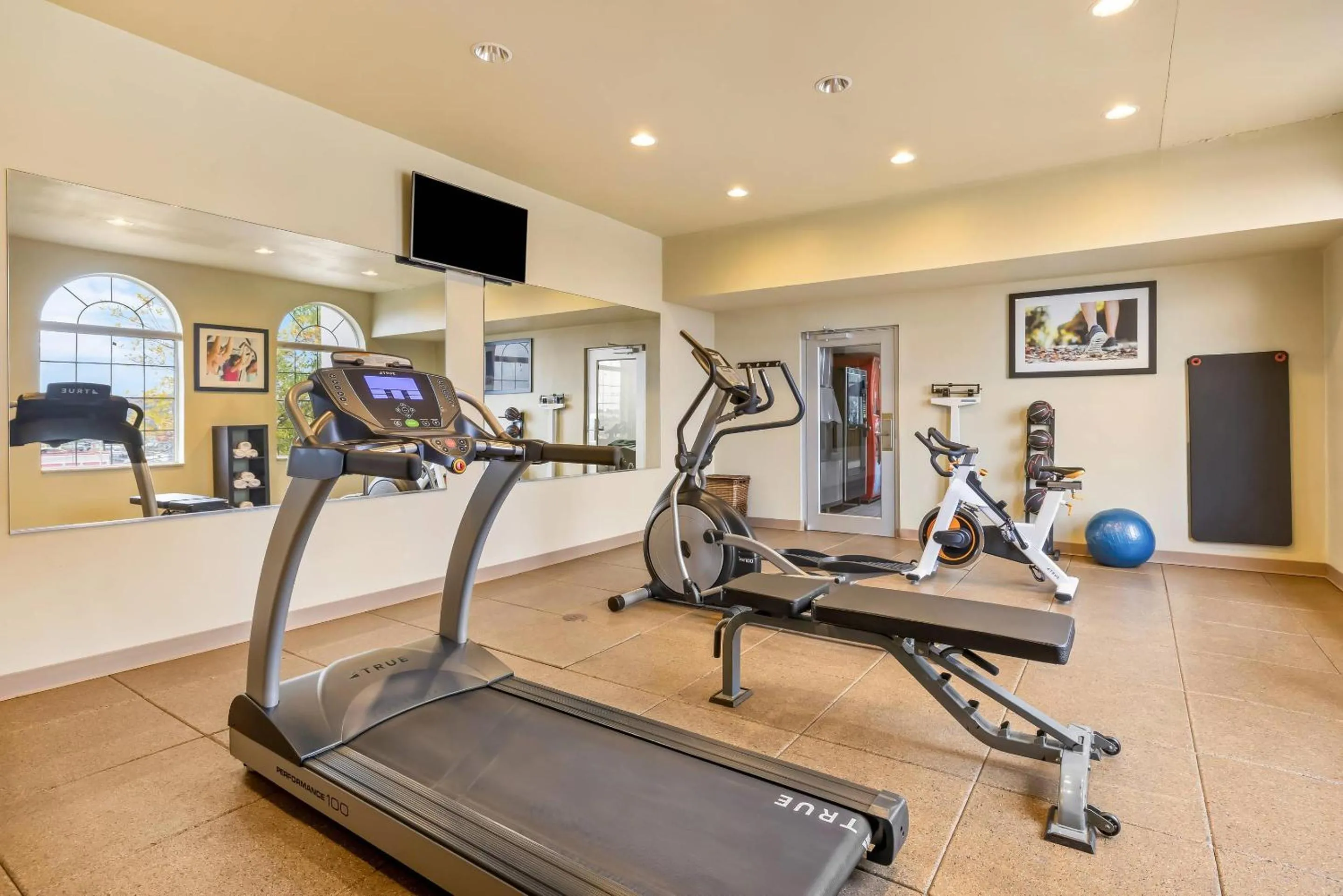 Fitness centre/facilities in Quality Inn near Monument Health Rapid City Hospital