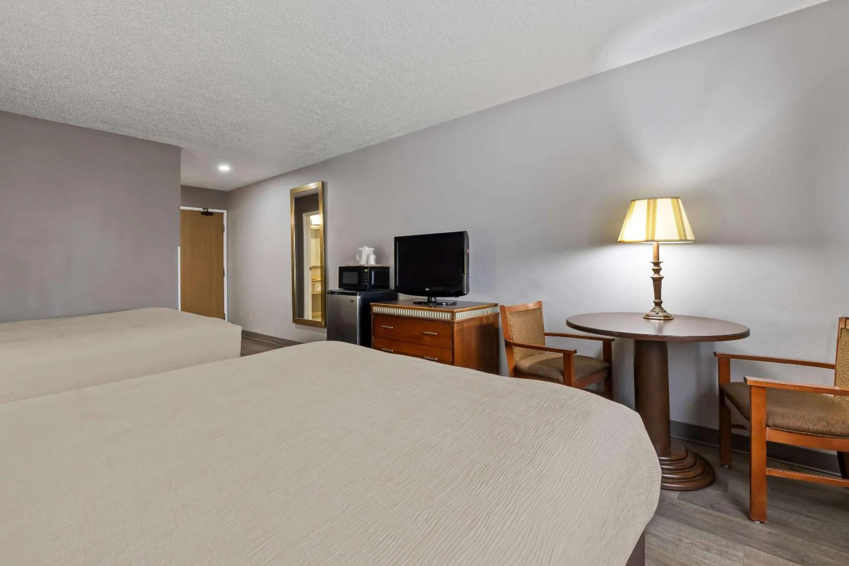 Bedroom, Bed in Quality Inn near Monument Health Rapid City Hospital