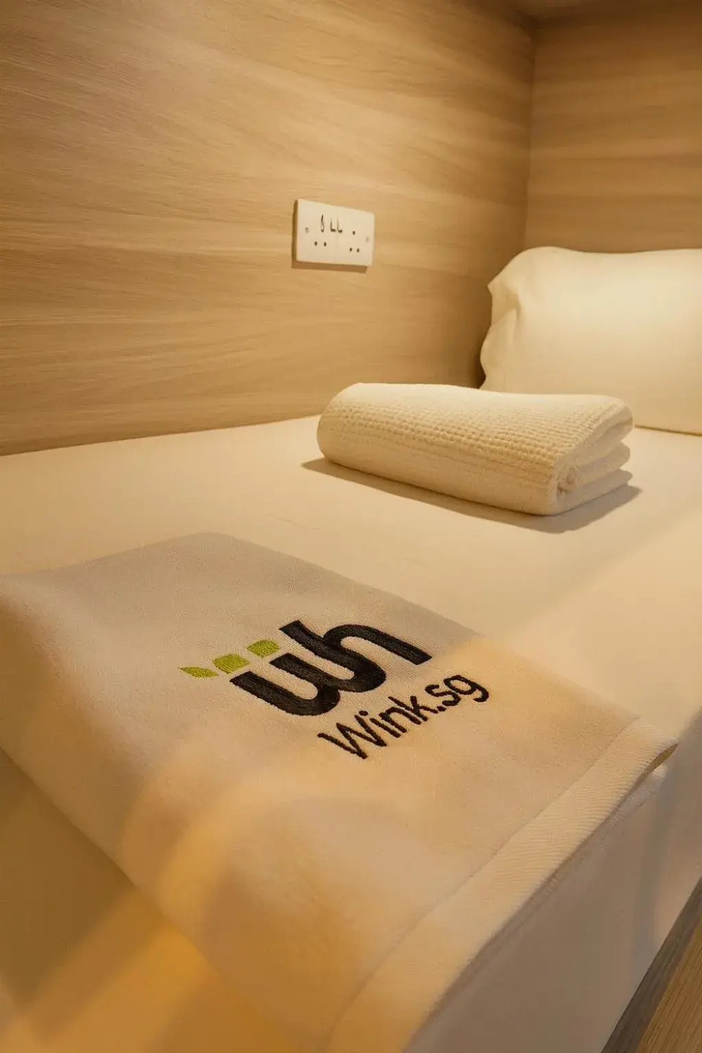 Bed in Wink at Upper Cross Street Bed in Wink at Upper Cross Street