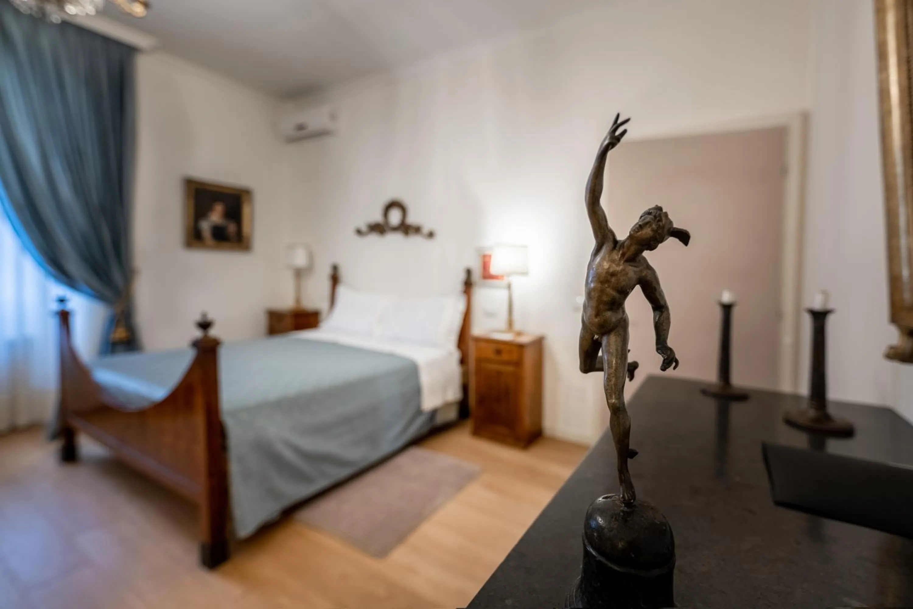 Decorative detail, Bed in La Casa nel Borgo