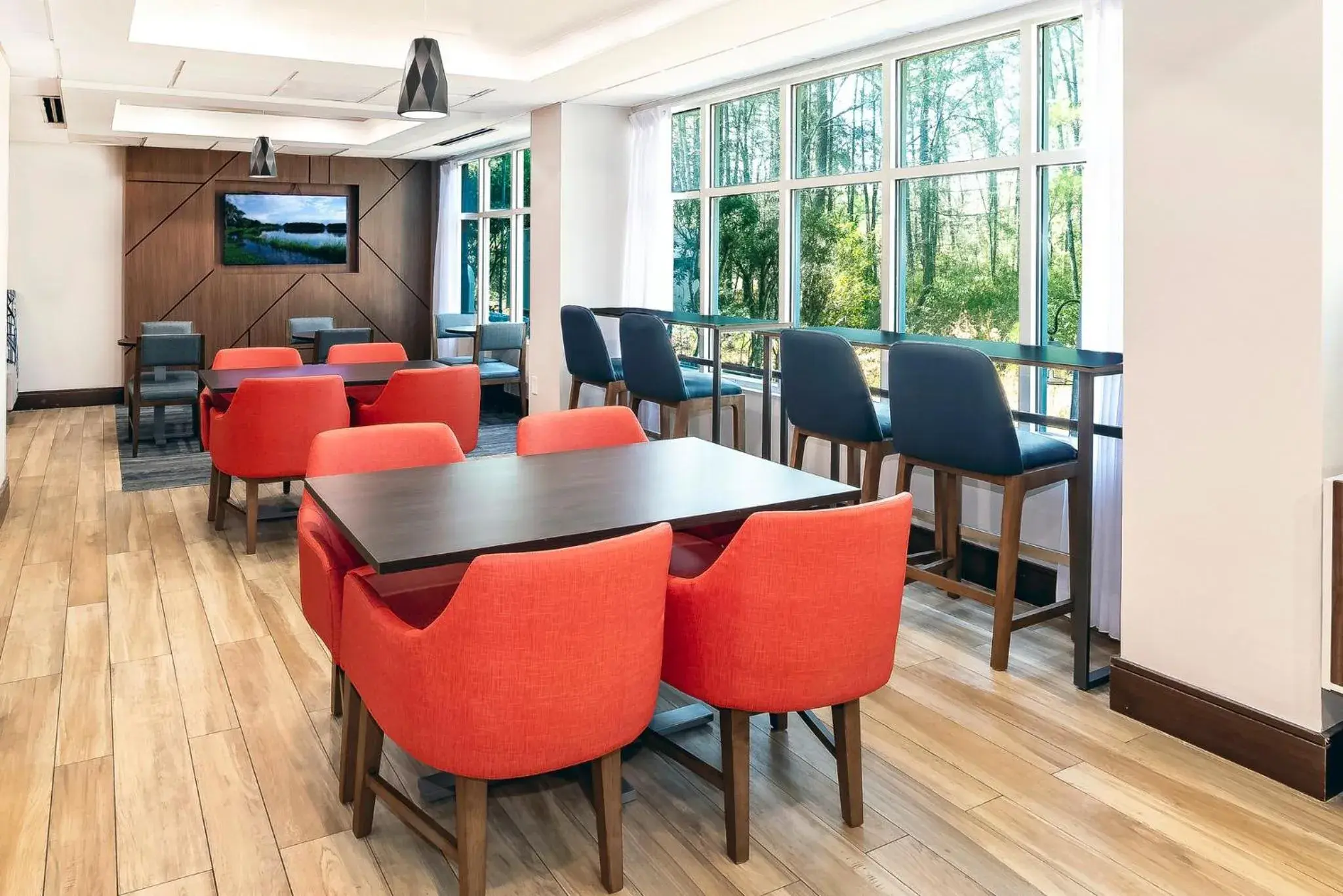 Breakfast in Holiday Inn Express & Suites Walterboro by IHG Breakfast in Holiday Inn Express & Suites Walterboro by IHG