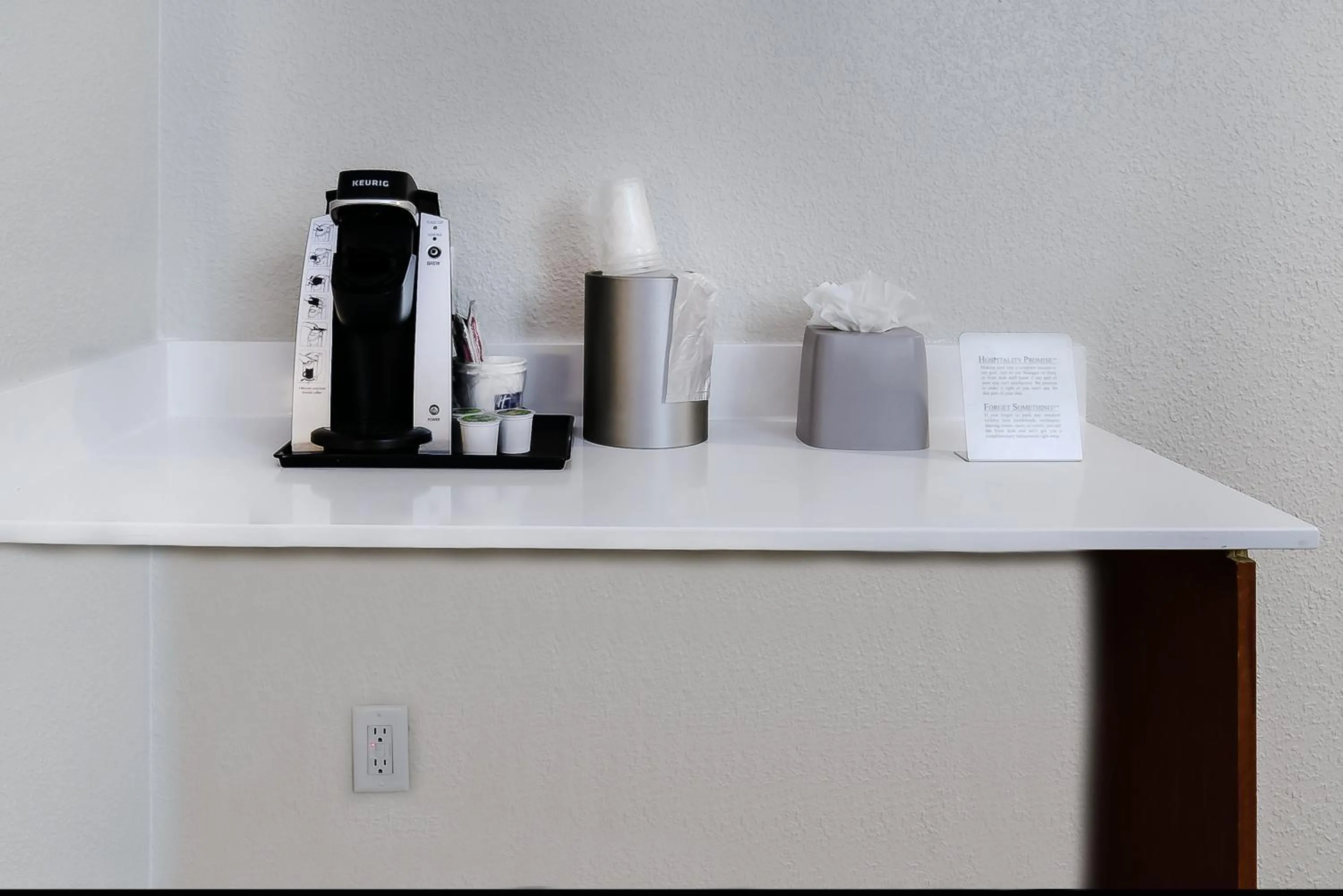 Coffee/tea facilities in Holiday Inn Express & Suites Walterboro by IHG