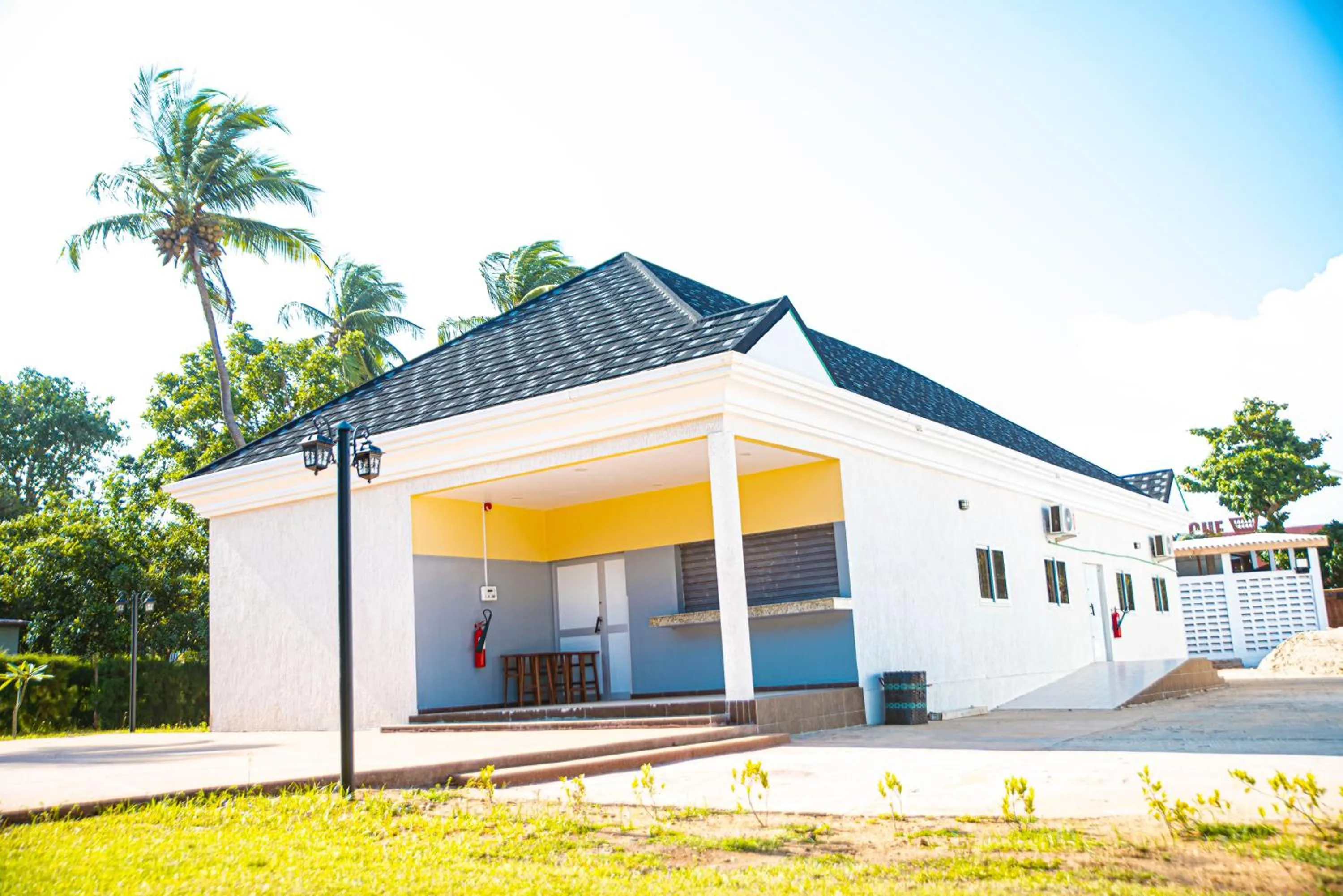 Property building in Hôtel Sarakawa