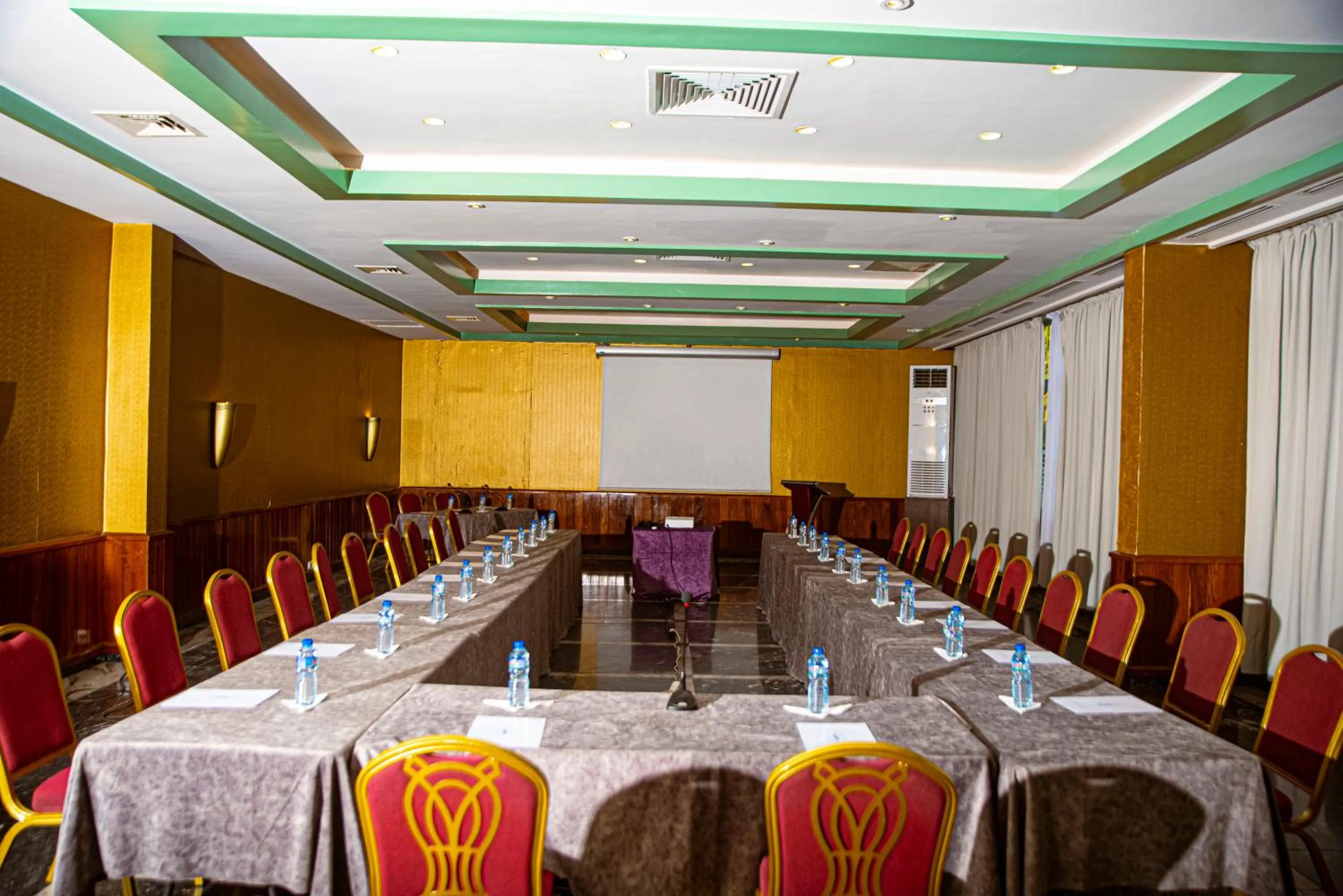 Meeting/conference room in Hôtel Sarakawa