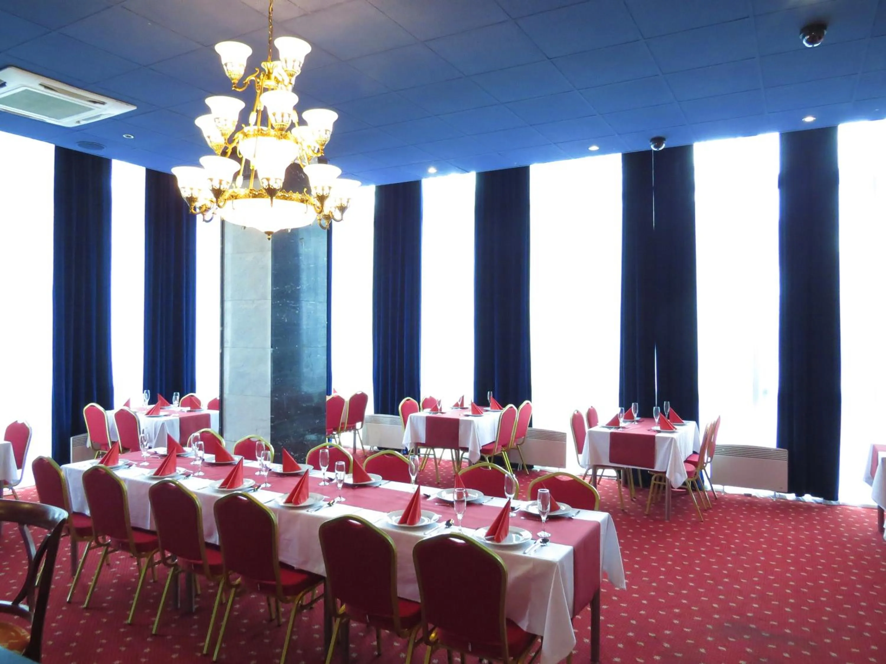 Restaurant/places to eat in Interhotel Bohemia