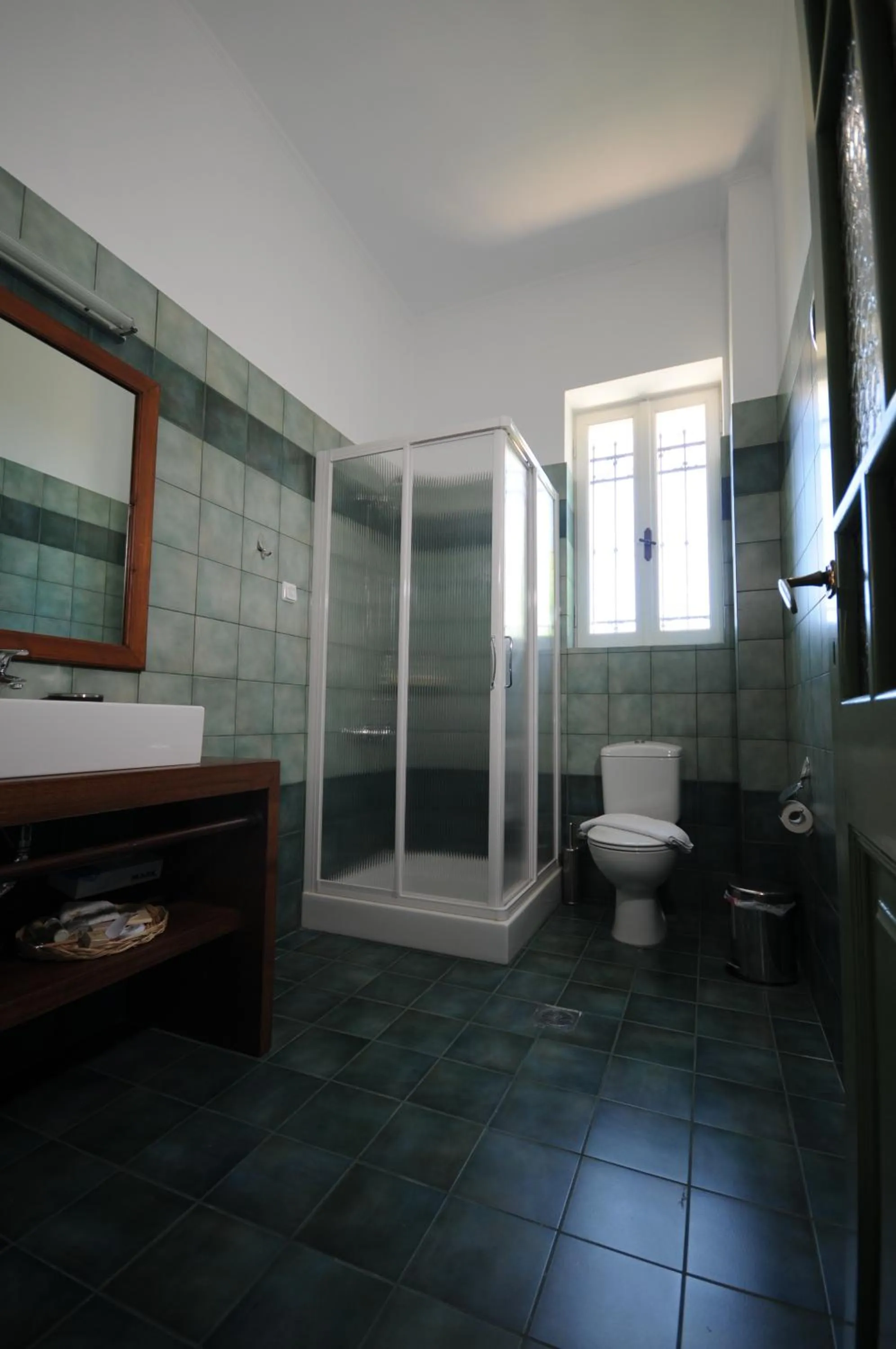 Shower in Metohi Georgila