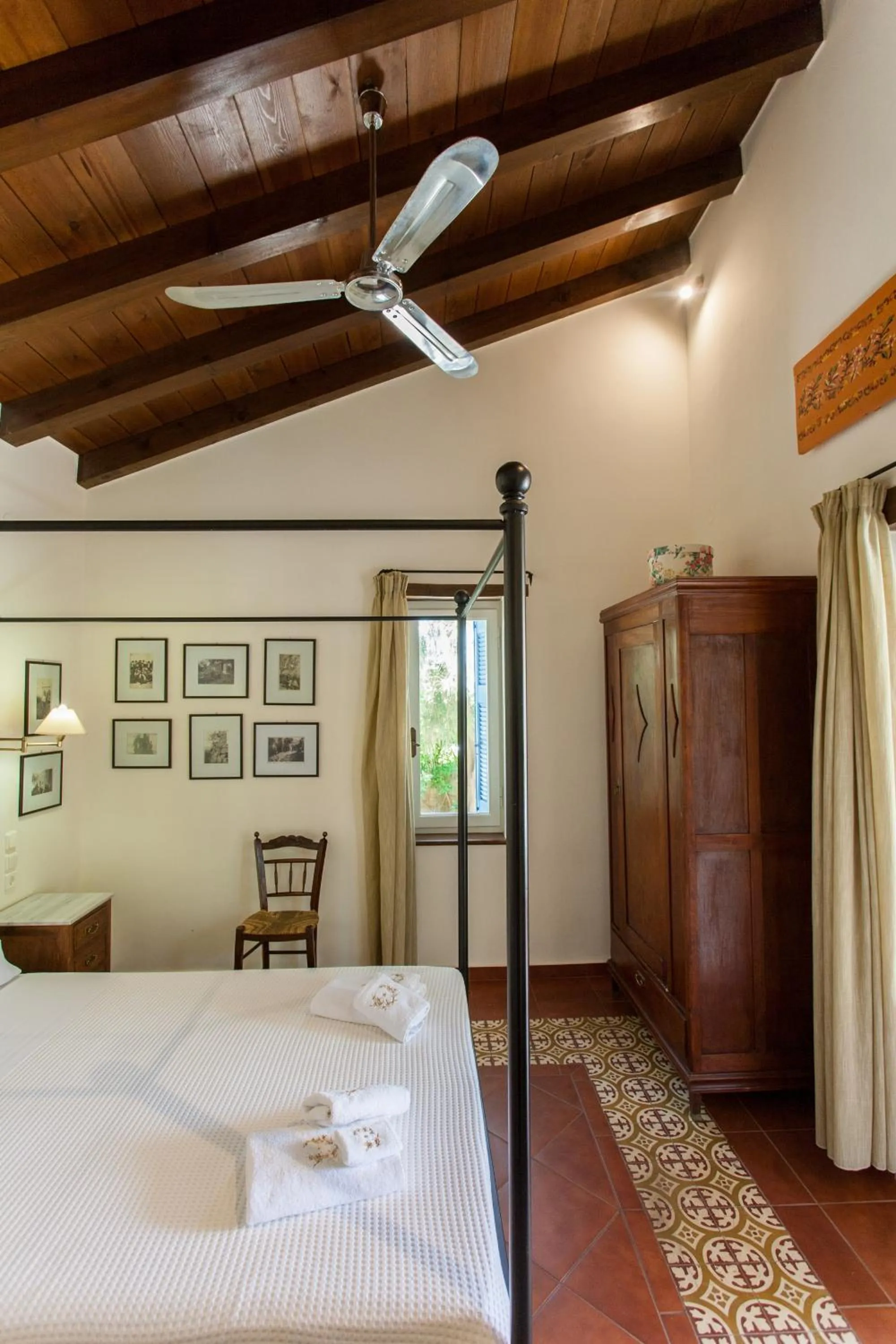 Bed in Metohi Georgila