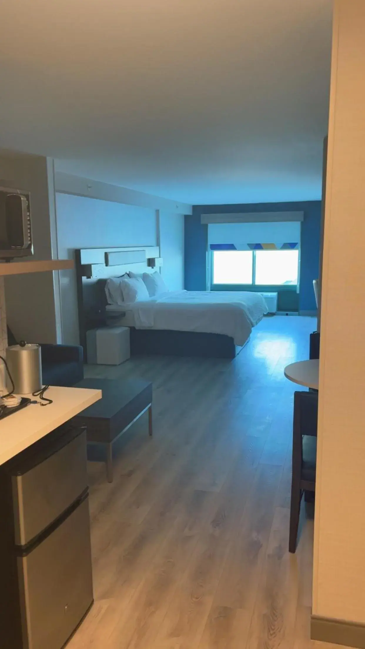 Bed in Holiday Inn Express Hotel & Suites Drums-Hazelton by IHG Bed in Holiday Inn Express Hotel & Suites Drums-Hazelton by IHG