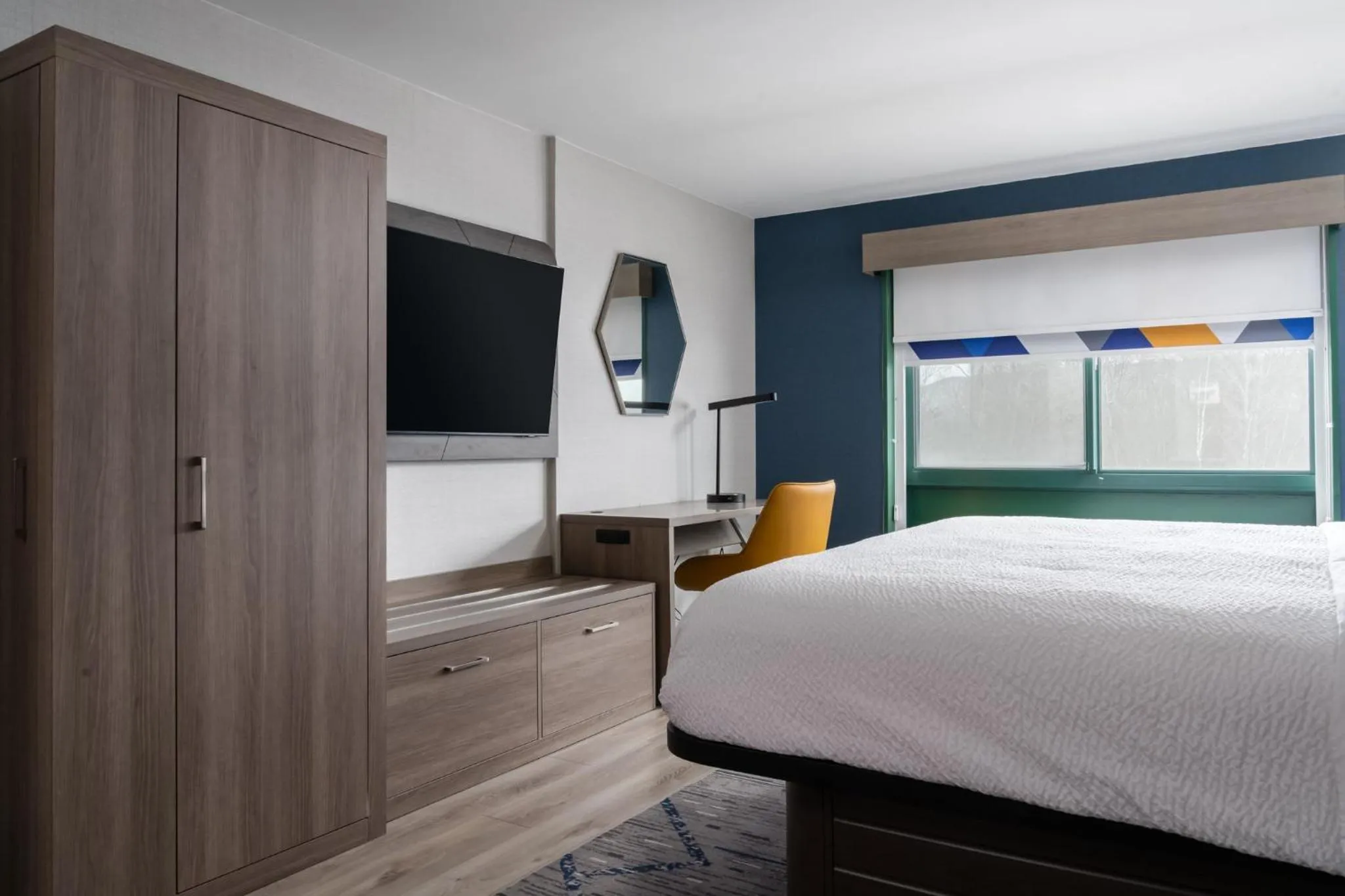 Photo of the whole room, Bed in Holiday Inn Express Hotel & Suites Drums-Hazelton by IHG