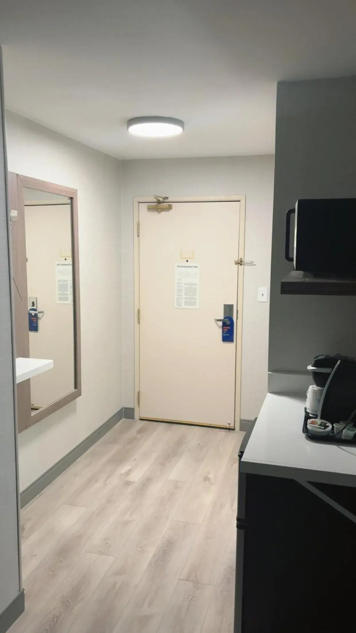 Bed in Holiday Inn Express Hotel & Suites Drums-Hazelton by IHG Bed in Holiday Inn Express Hotel & Suites Drums-Hazelton by IHG