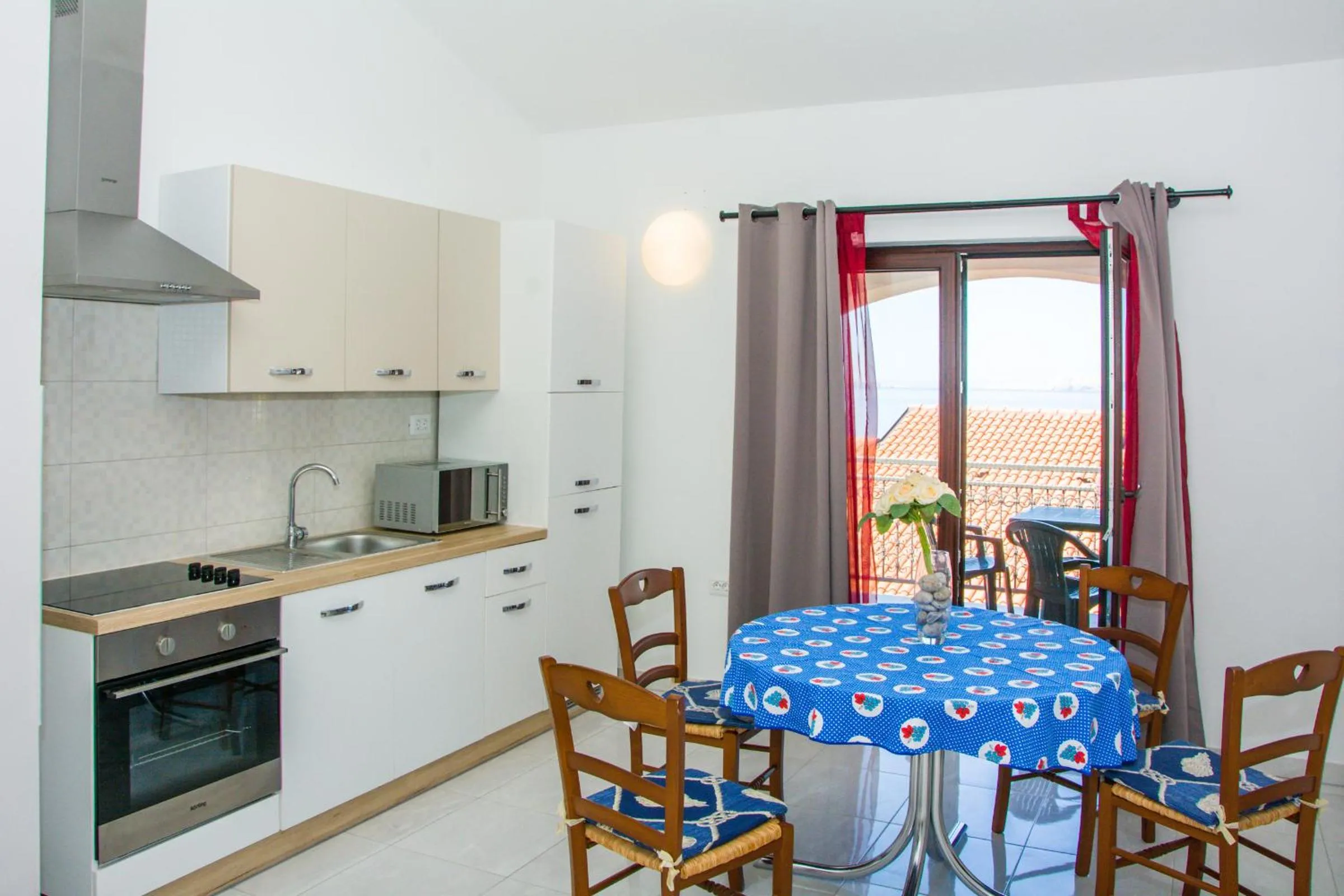 Dining area in Apartments Dada