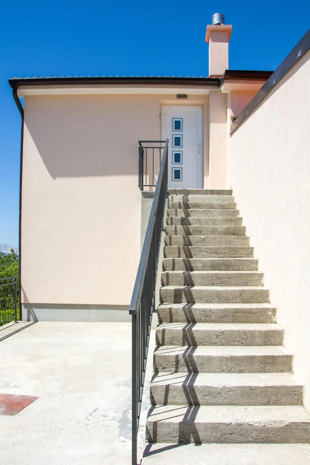 Facade/entrance in Apartments Dada