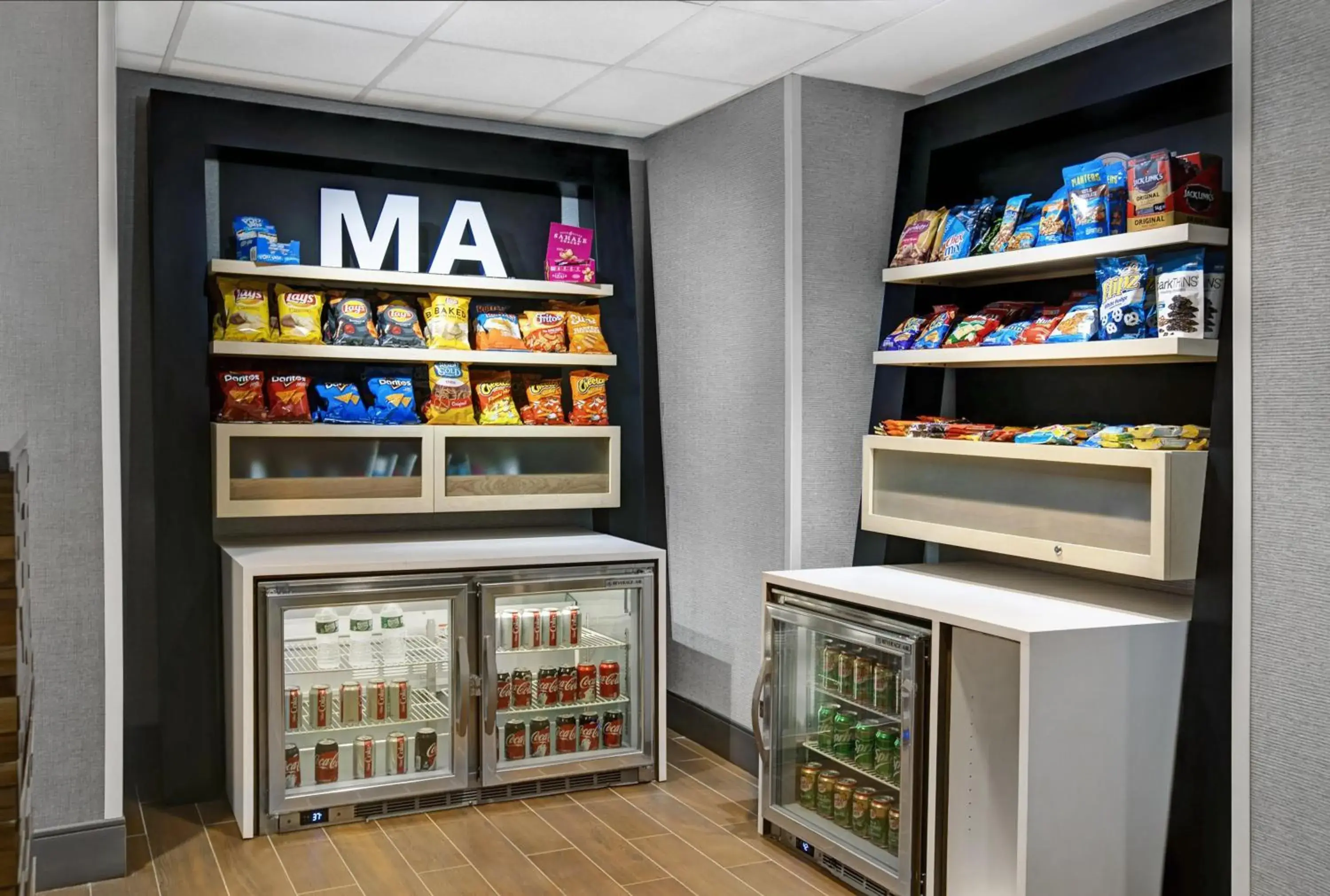 Restaurant/places to eat in Hampton Inn Westfield Restaurant/places to eat in Hampton Inn Westfield