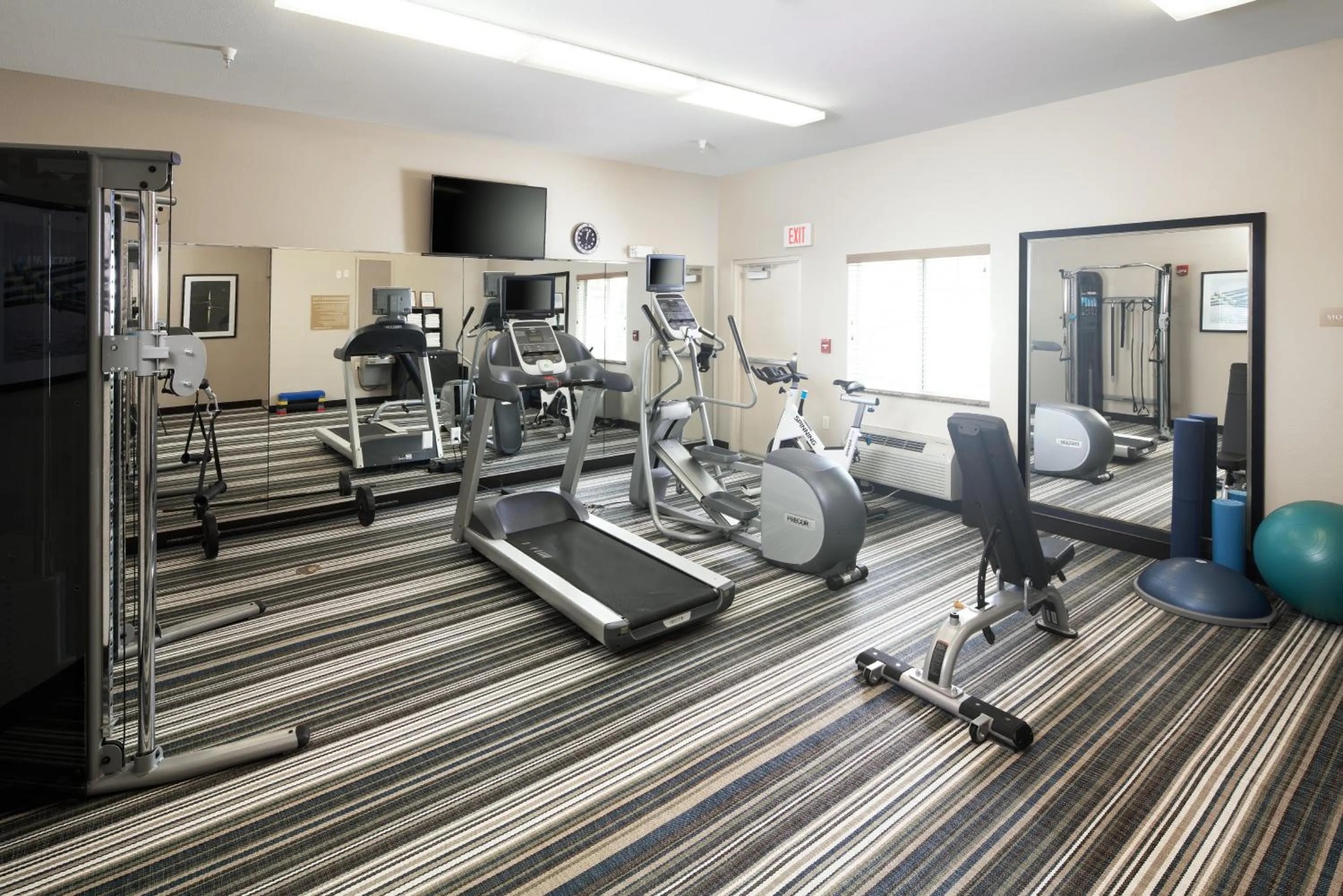 Fitness centre/facilities in Candlewood Suites Bellevue by IHG