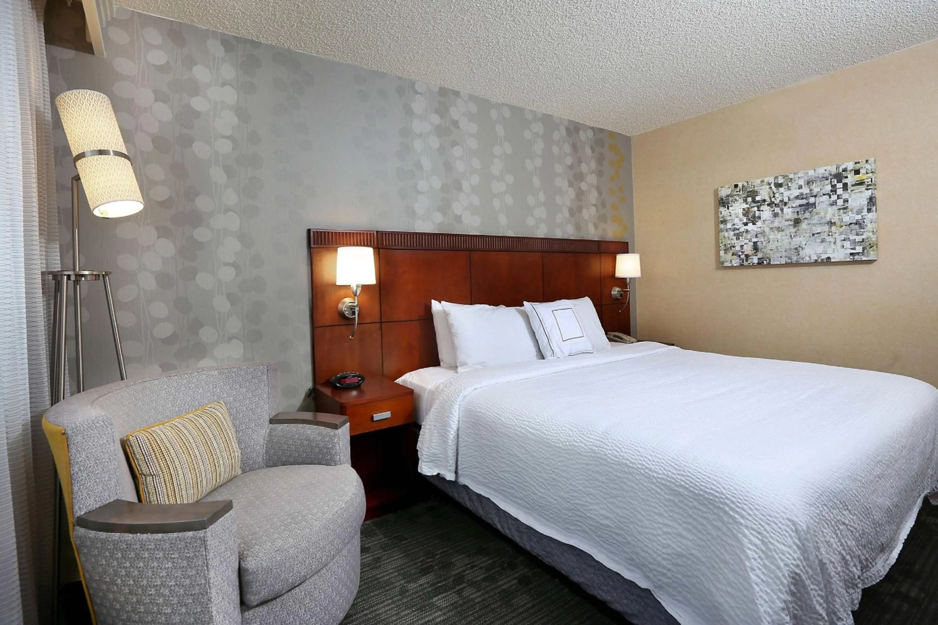 Photo of the whole room, Bed in Courtyard by Marriott Denver Cherry Creek