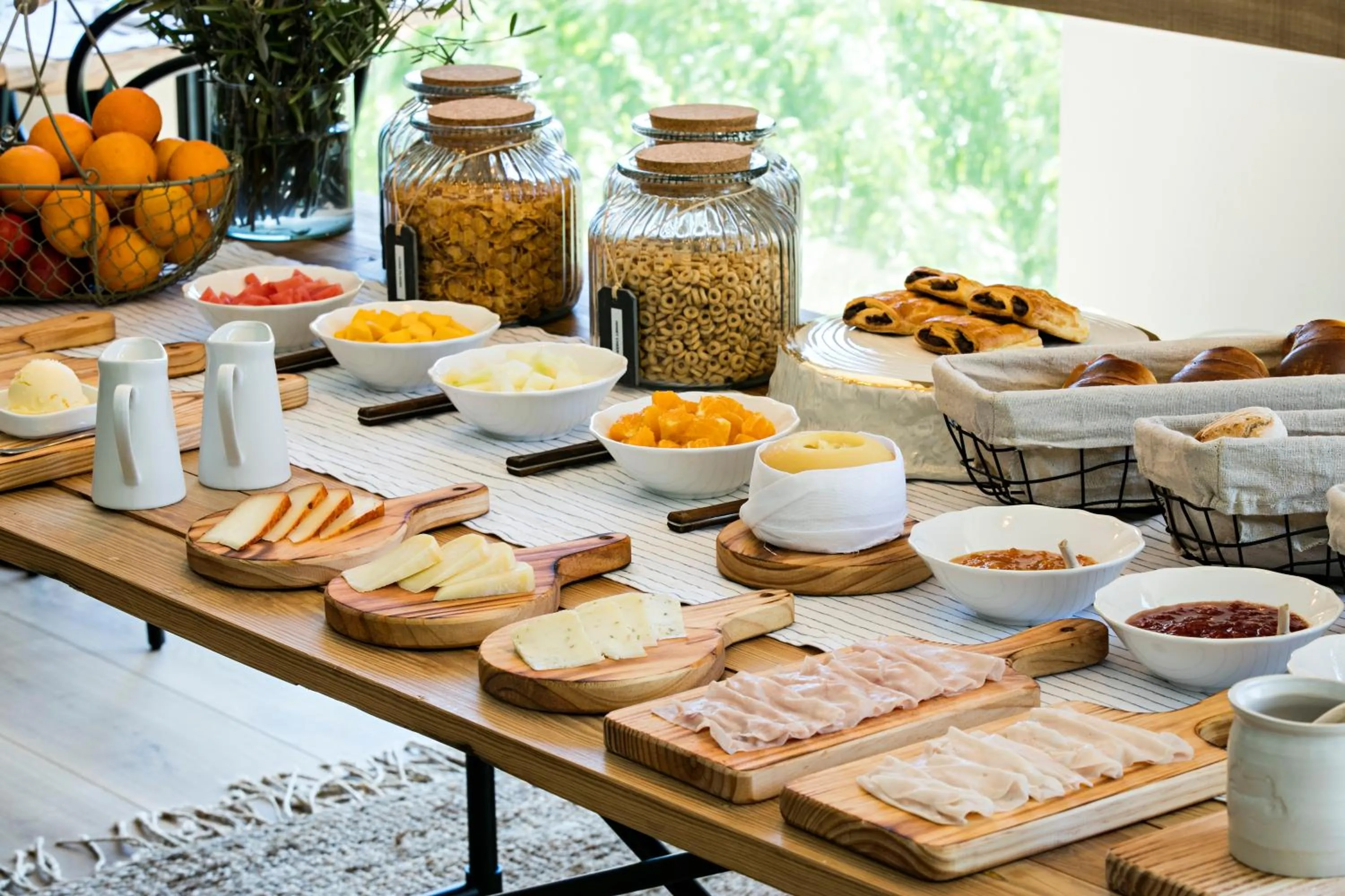 Continental breakfast in Quinta de S.Bernardo - Winery & Farmhouse