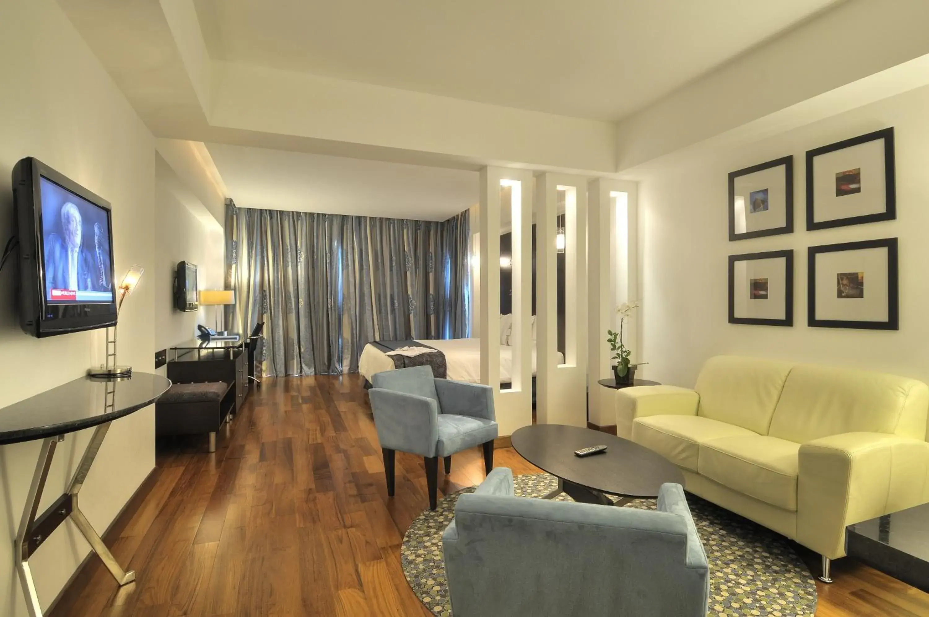 Living room in Holiday Inn Santo Domingo by IHG Living room in Holiday Inn Santo Domingo by IHG