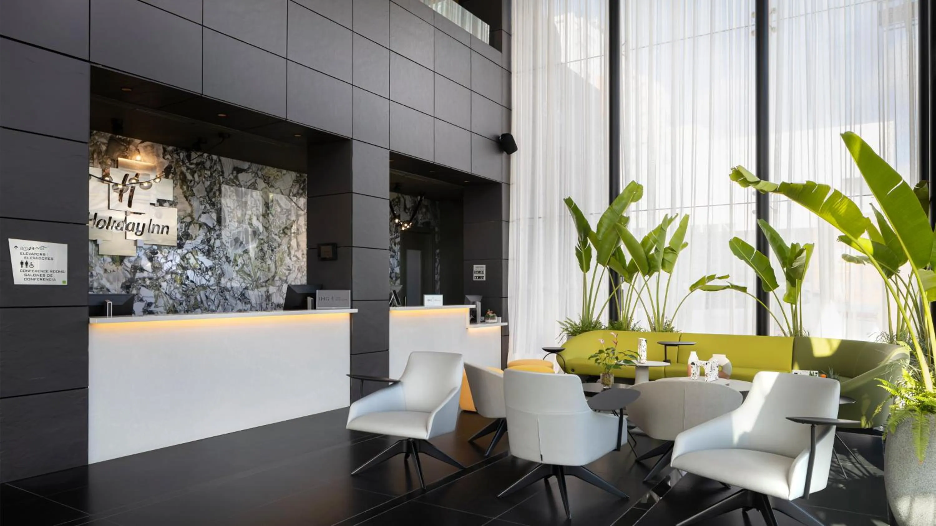 Lobby or reception in Holiday Inn Santo Domingo by IHG
