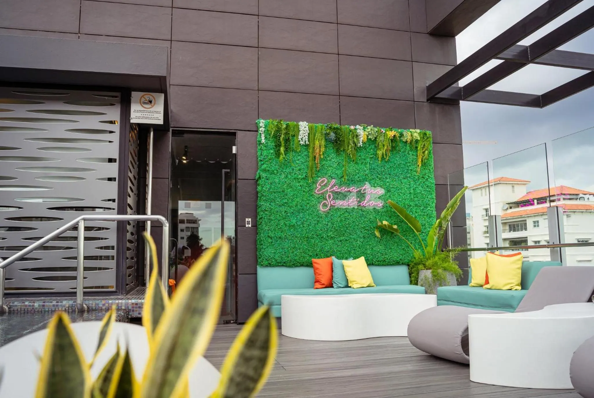 Seating area in Holiday Inn Santo Domingo by IHG