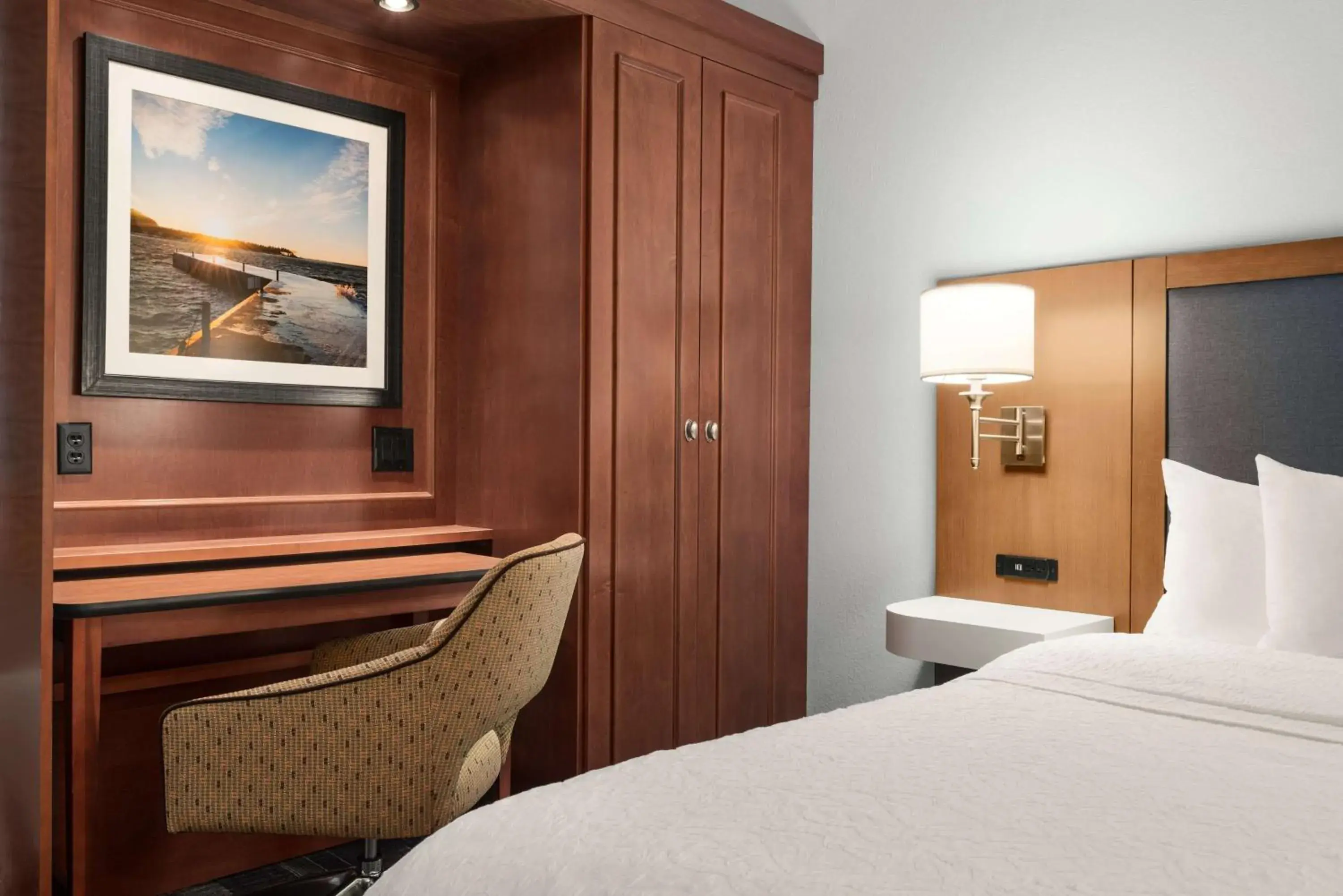 Bedroom, Bed in Hampton Inn Wausau Bedroom, Bed in Hampton Inn Wausau