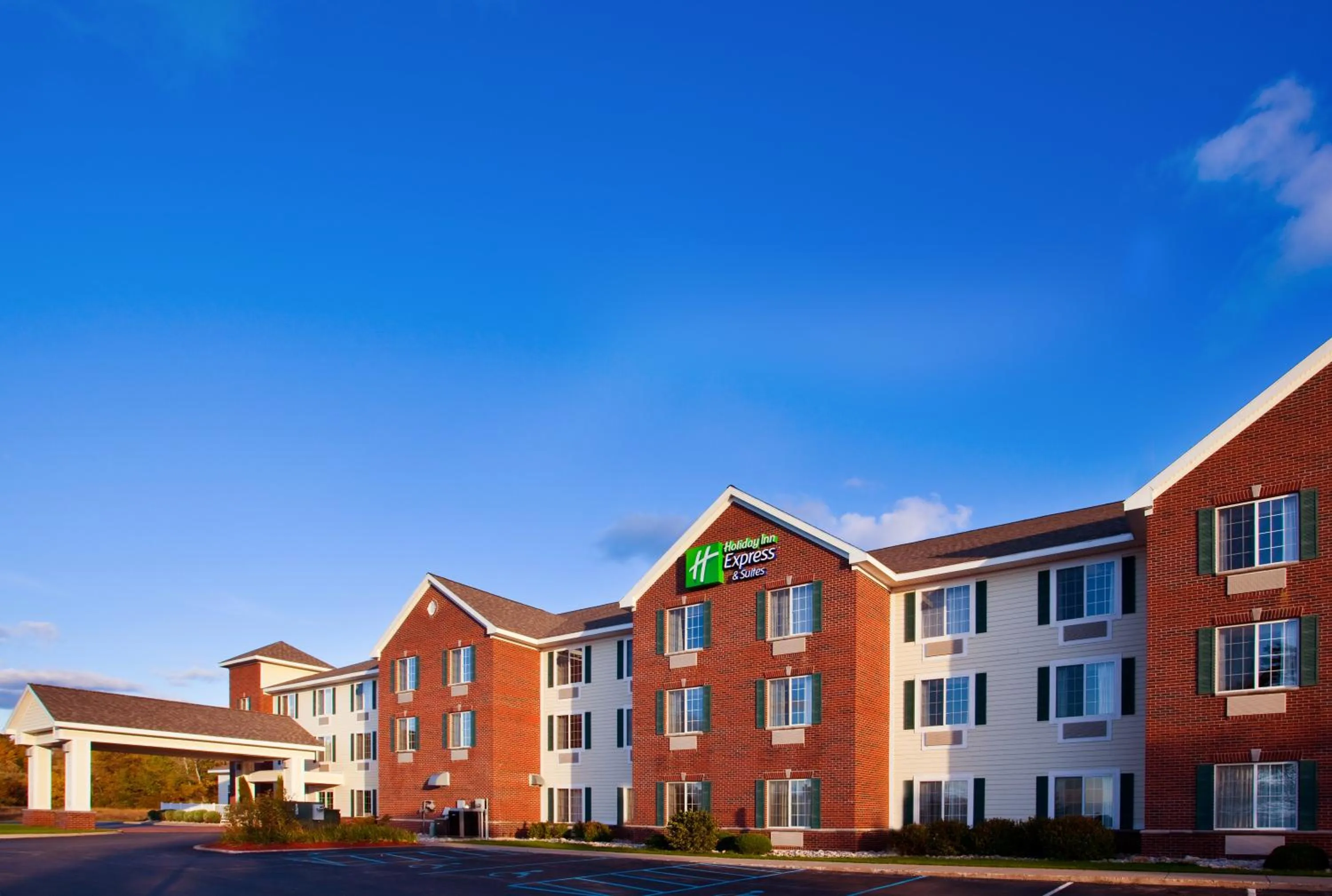 Property building in Holiday Inn Express Hotel & Suites Acme-Traverse City by IHG