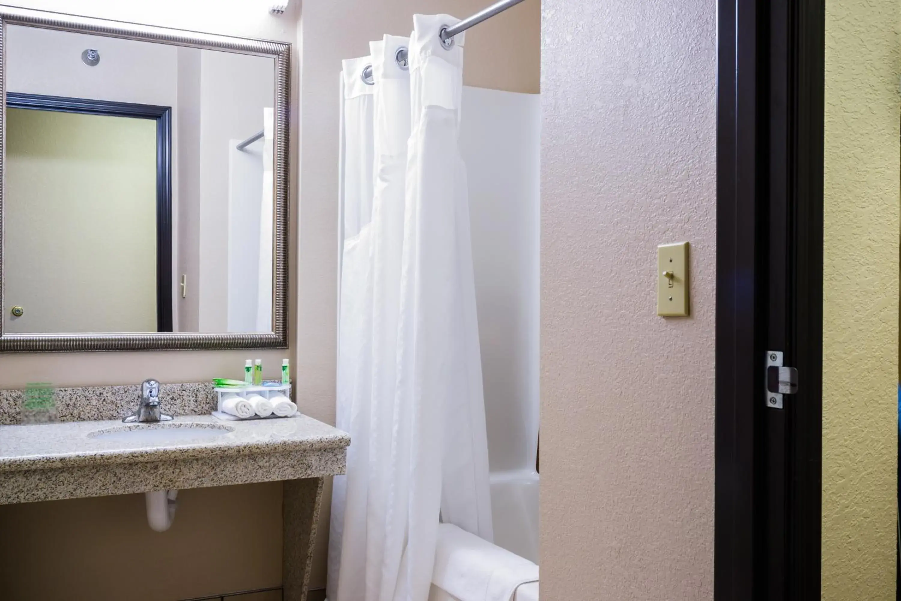 Holiday Inn Express Hotel & Suites Acme-Traverse City by IHG Holiday Inn Express Hotel & Suites Acme-Traverse City by IHG