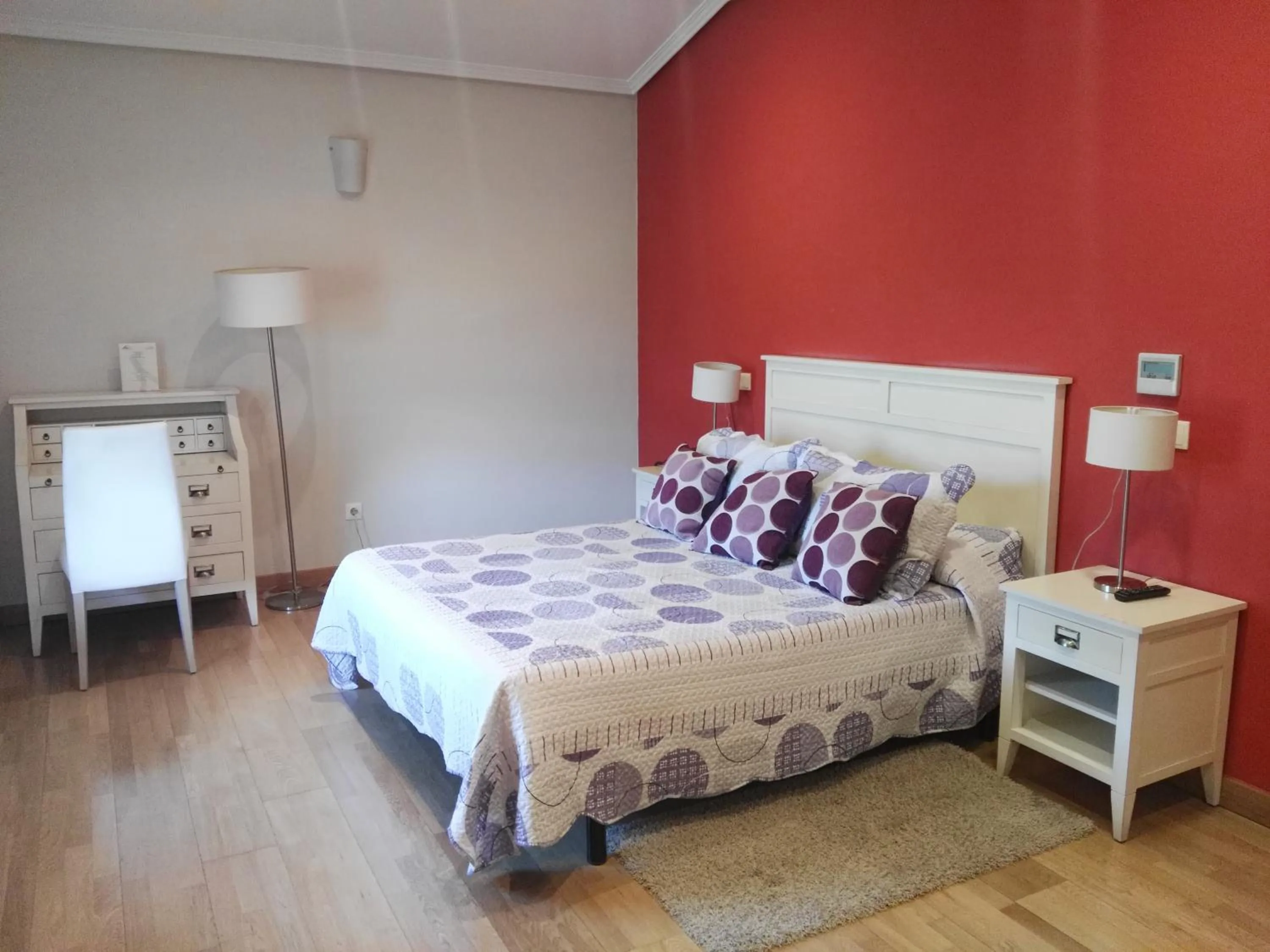 Photo of the whole room in Hotel Santa Ana