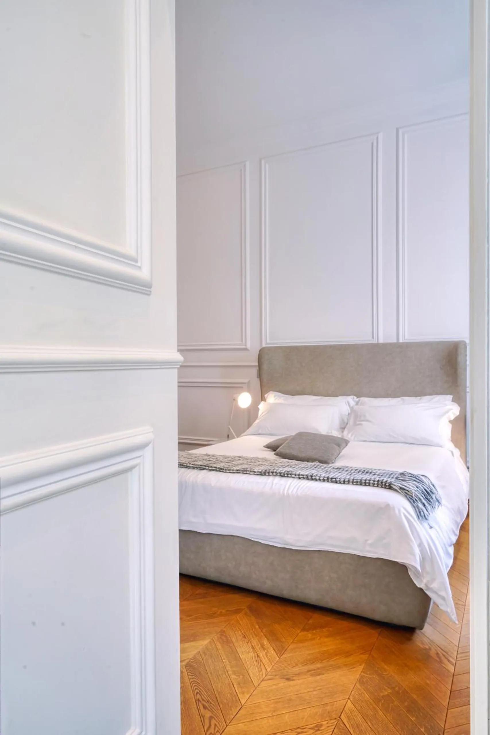 Toilet, Bed in Via Chiodo Luxury Rooms