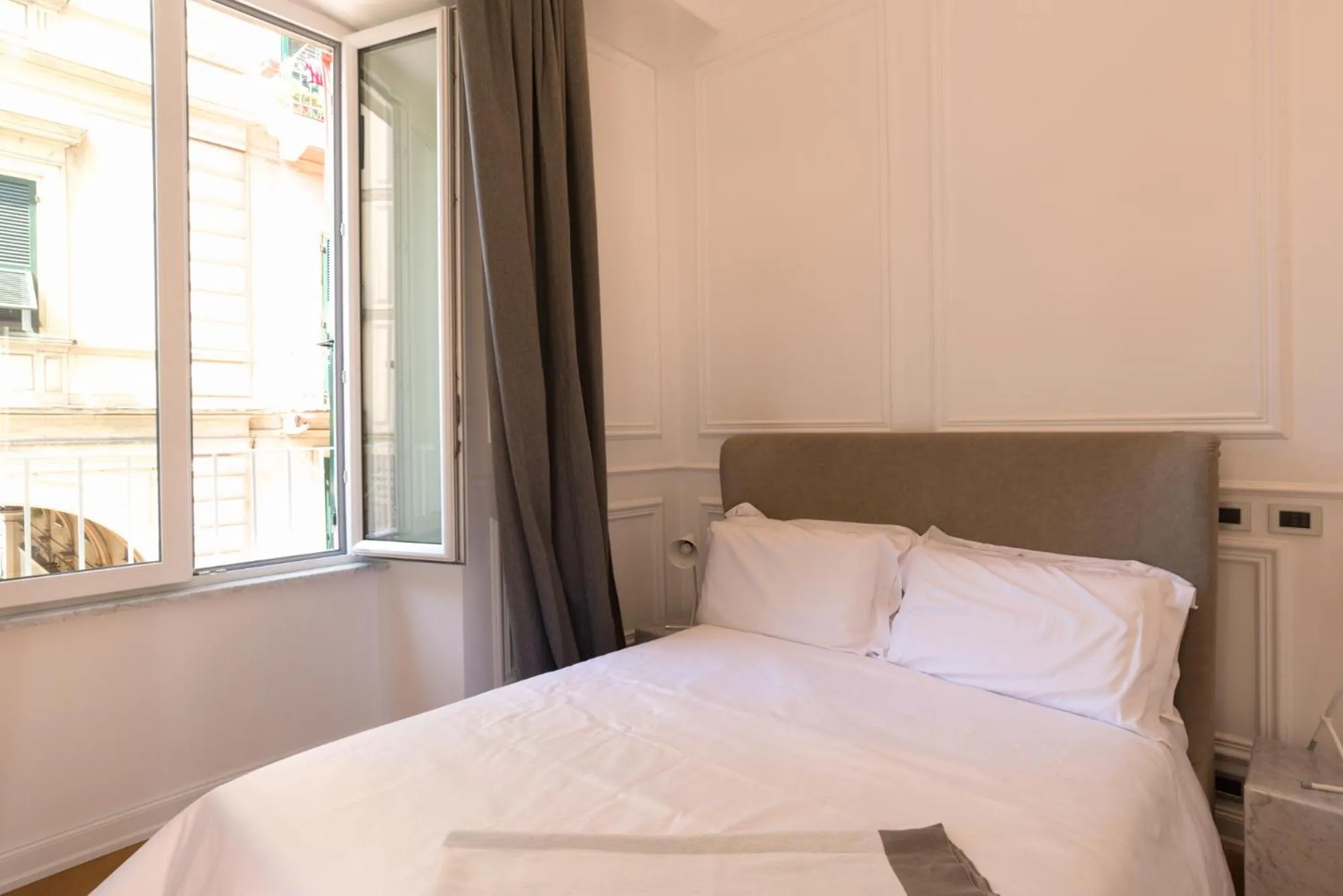 Day, Bed in Via Chiodo Luxury Rooms