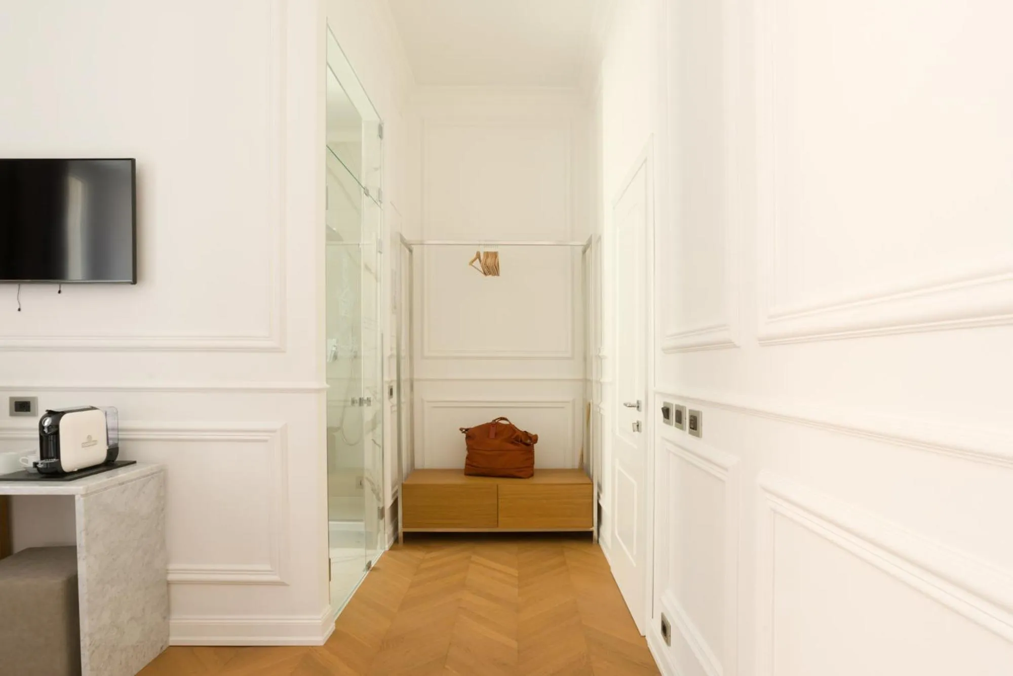 Decorative detail in Via Chiodo Luxury Rooms