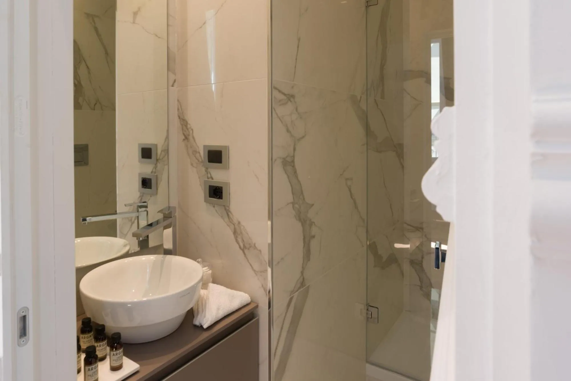 Bathroom in Via Chiodo Luxury Rooms
