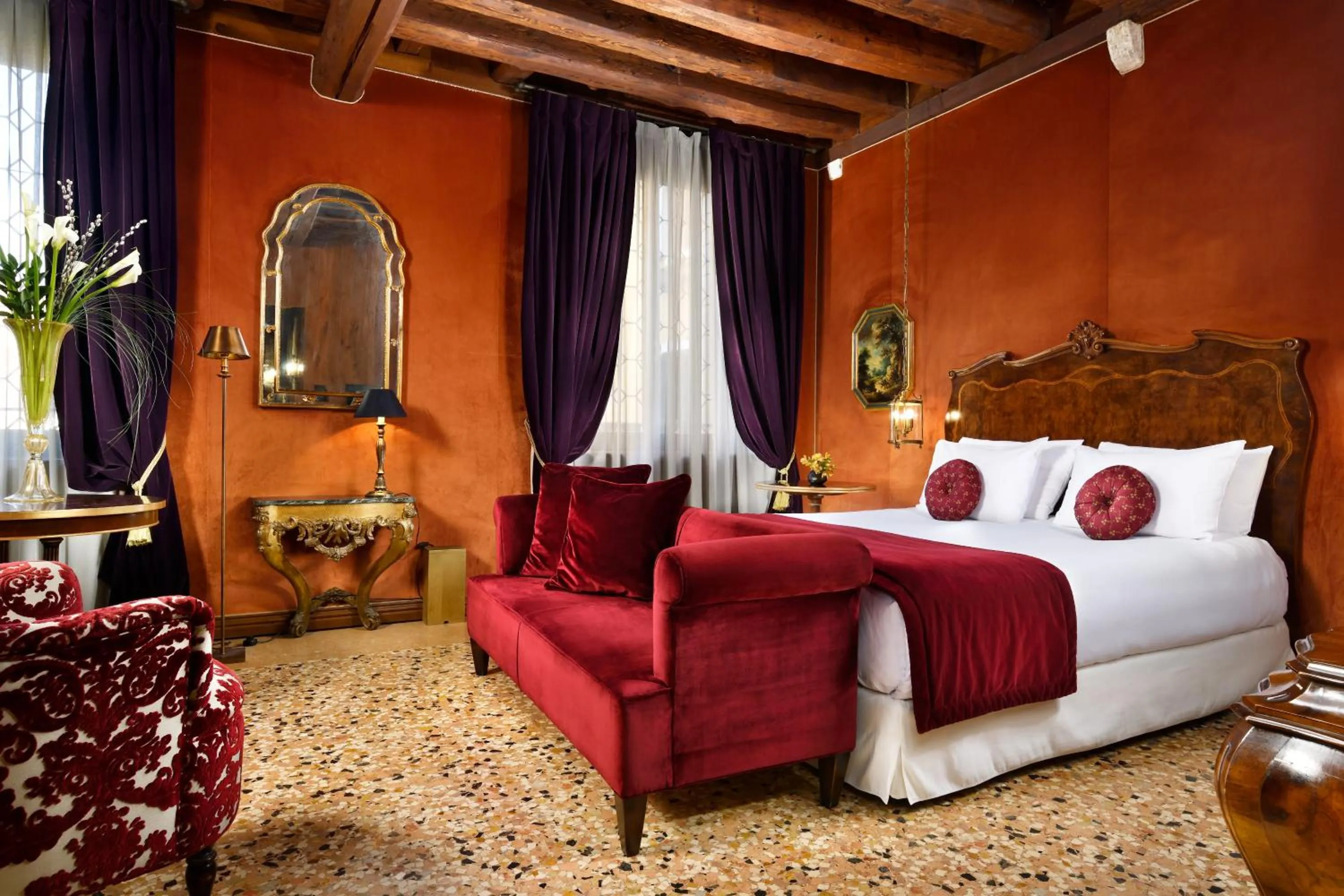 Bed in Palazzo Venart Luxury Hotel