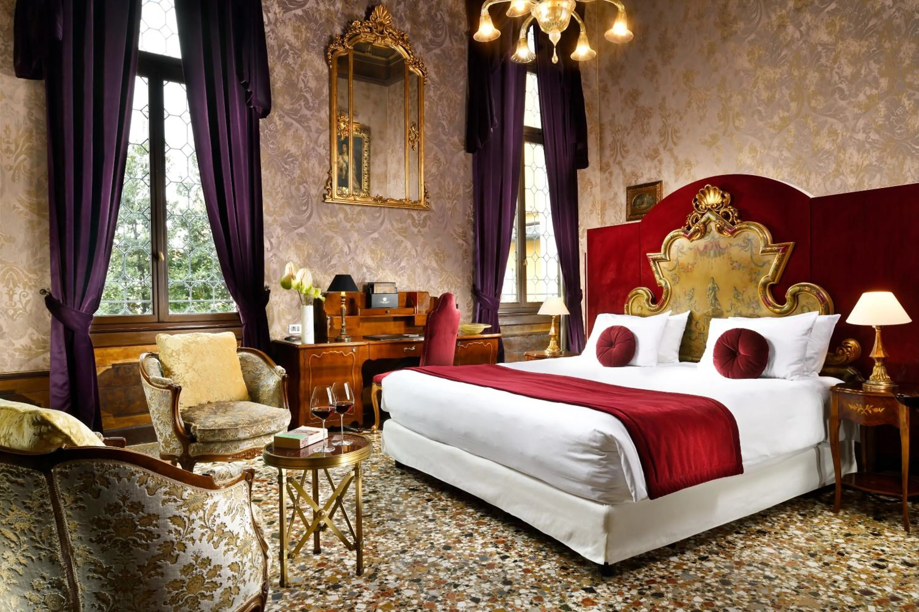 Bed in Palazzo Venart Luxury Hotel