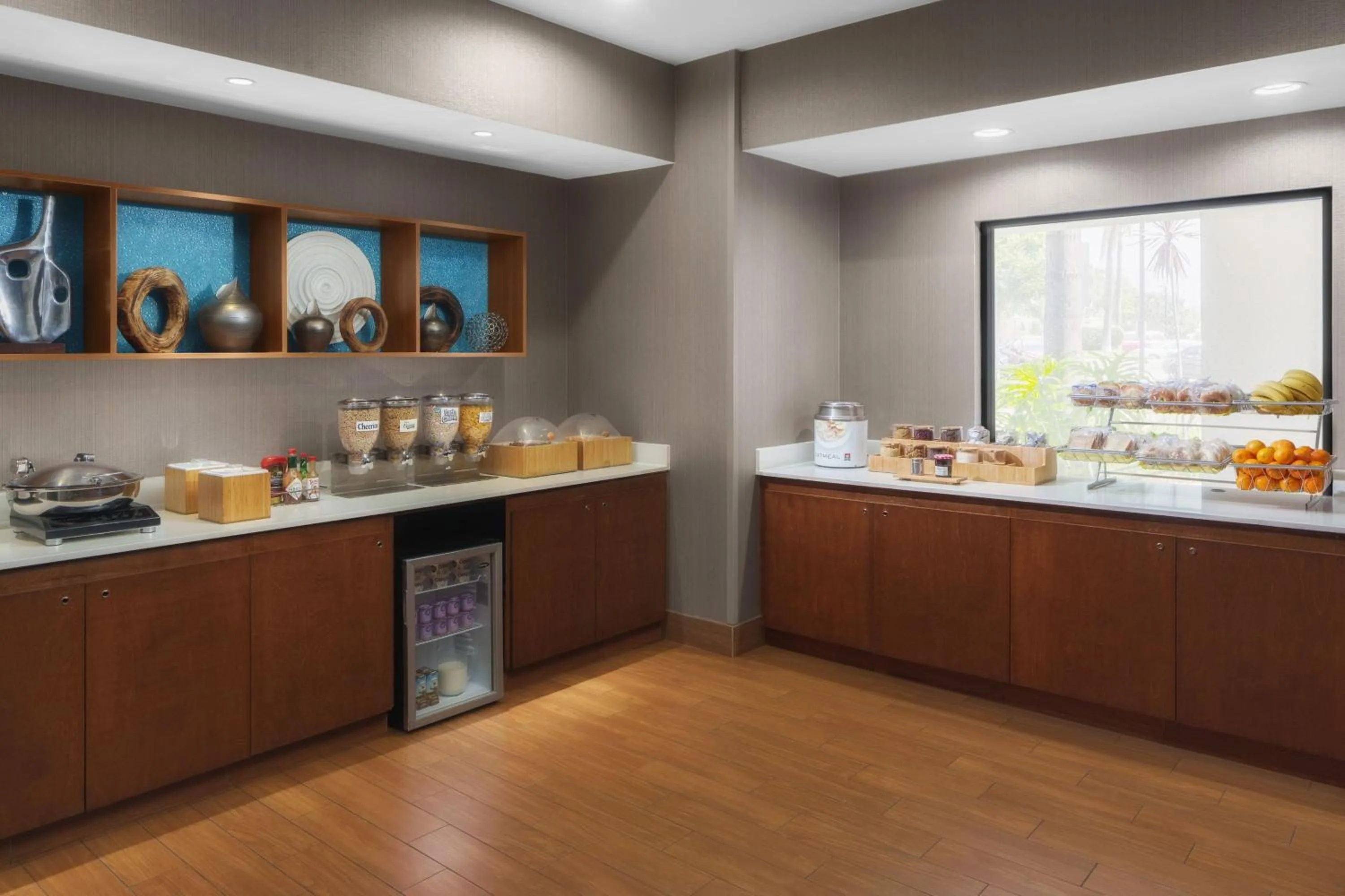 Breakfast in SpringHill Suites Pasadena Arcadia